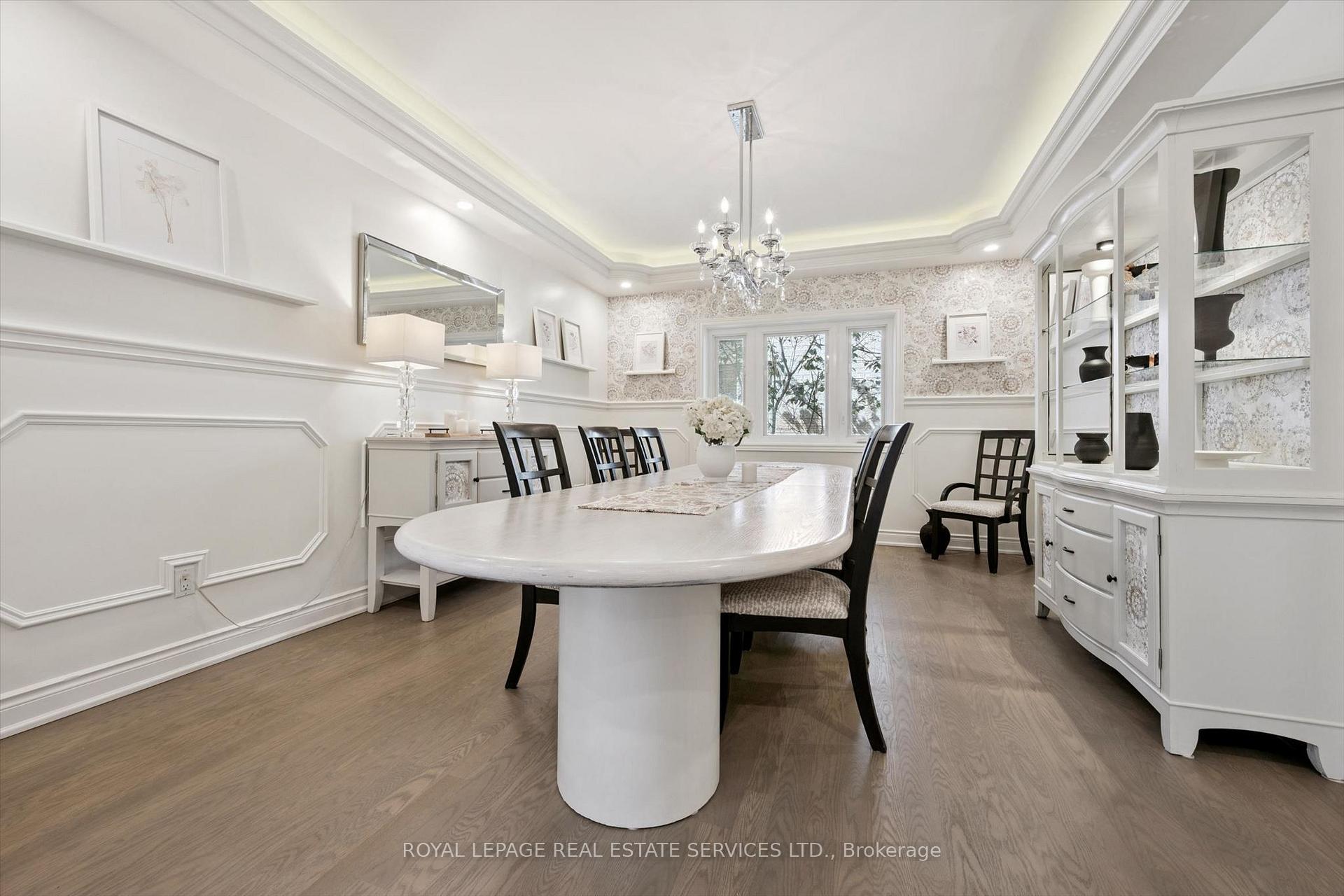 Photo 5 of 1036 Valley Crest Circle, Oakville, River Oaks — HOMEH