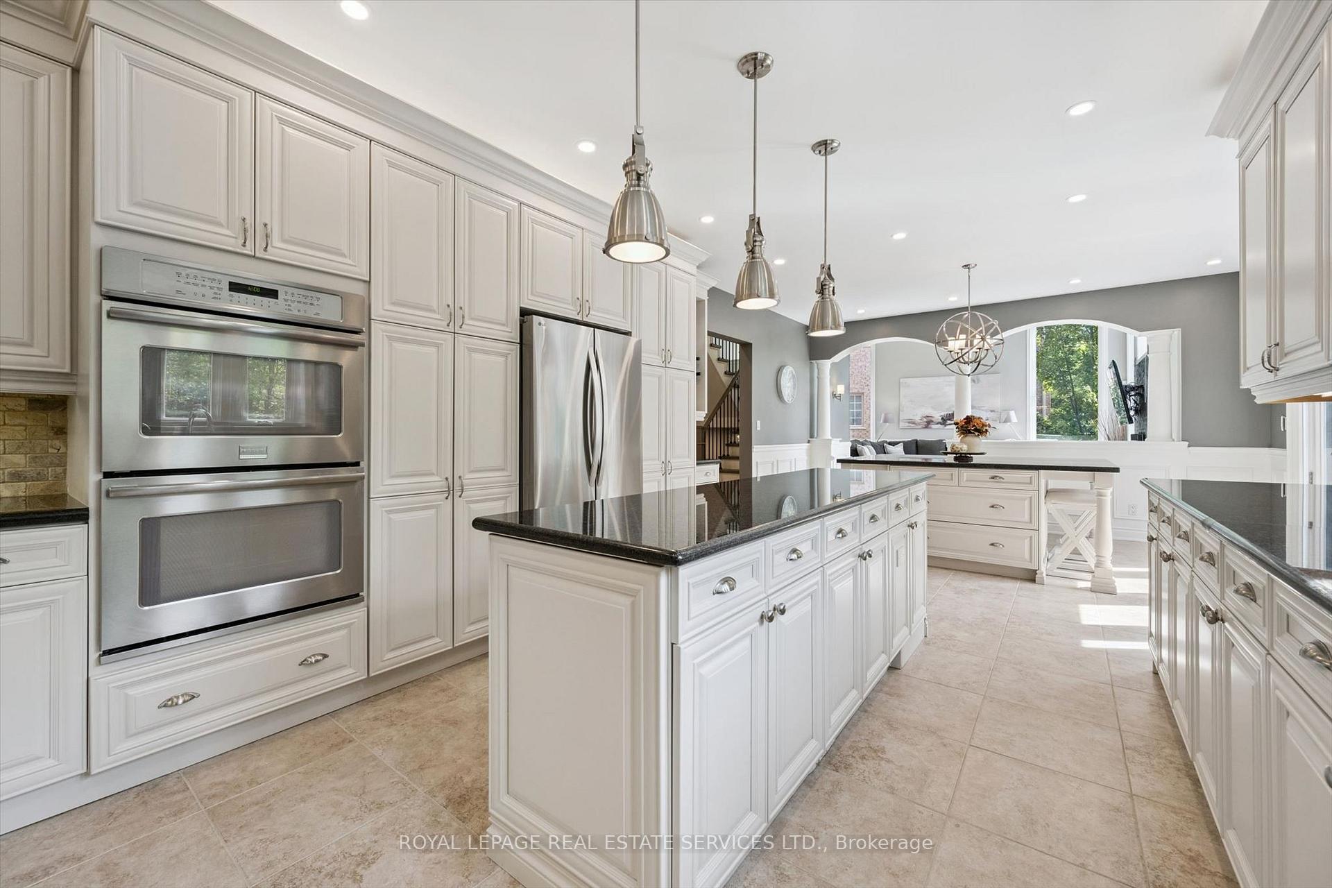 Photo 9 of 1036 Valley Crest Circle, Oakville, River Oaks — HOMEH