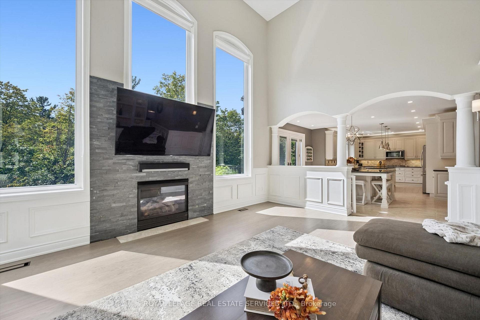 Photo 11 of 1036 Valley Crest Circle, Oakville, River Oaks — HOMEH