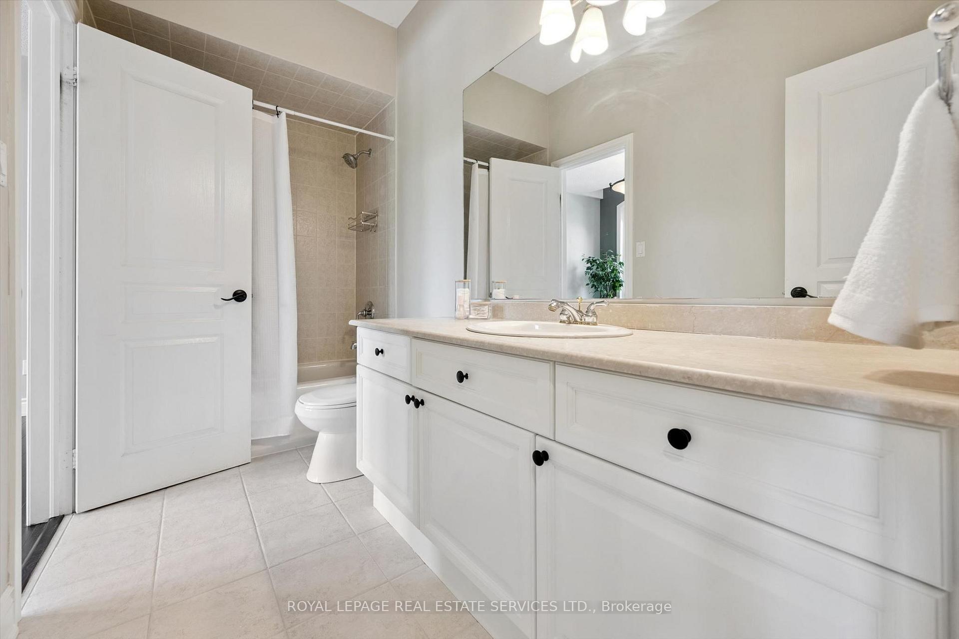Photo 20 of 1036 Valley Crest Circle, Oakville, River Oaks — HOMEH