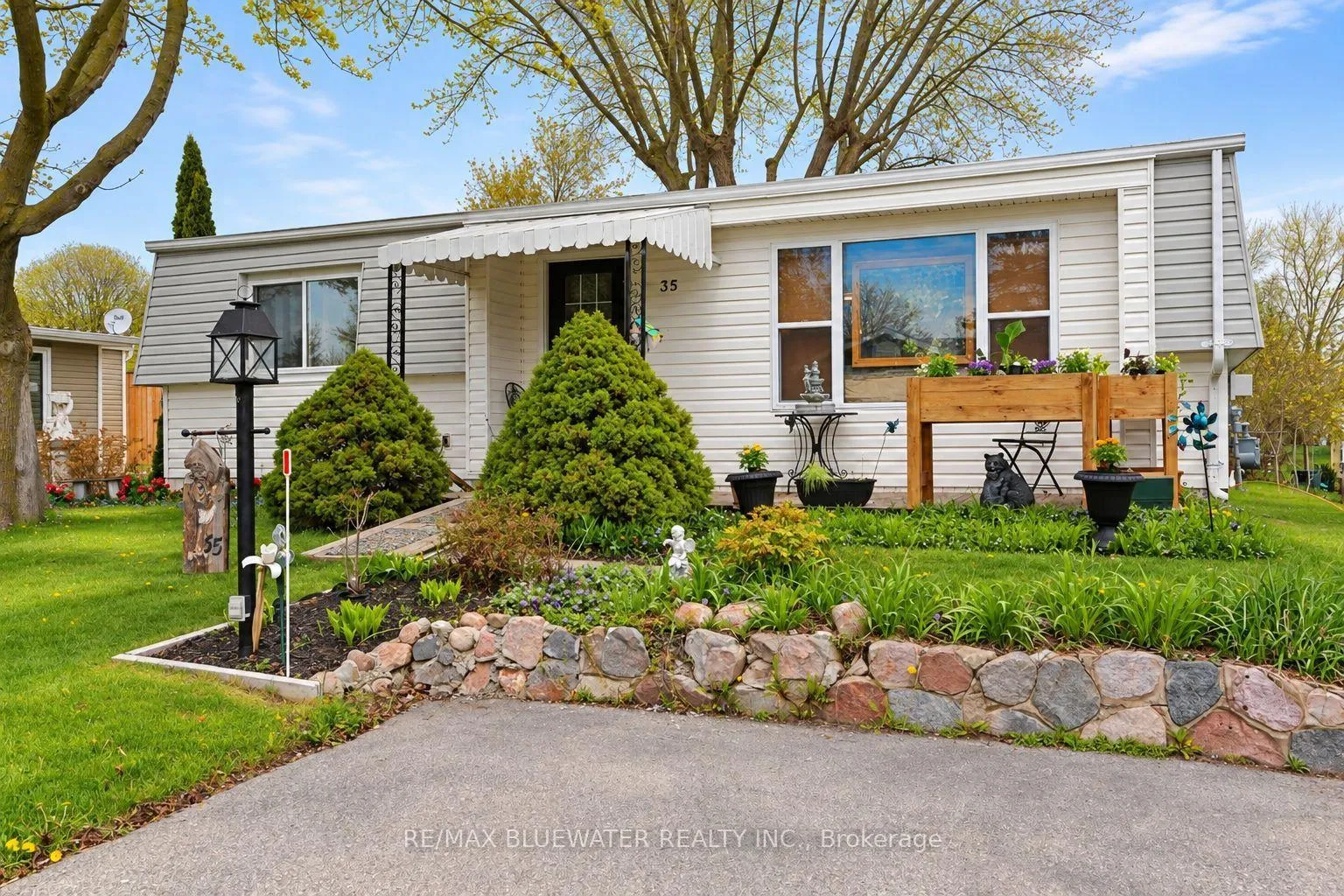 Photo 2 of 35 Pebble Beach Parkway, South Huron, Stephen — HOMEH