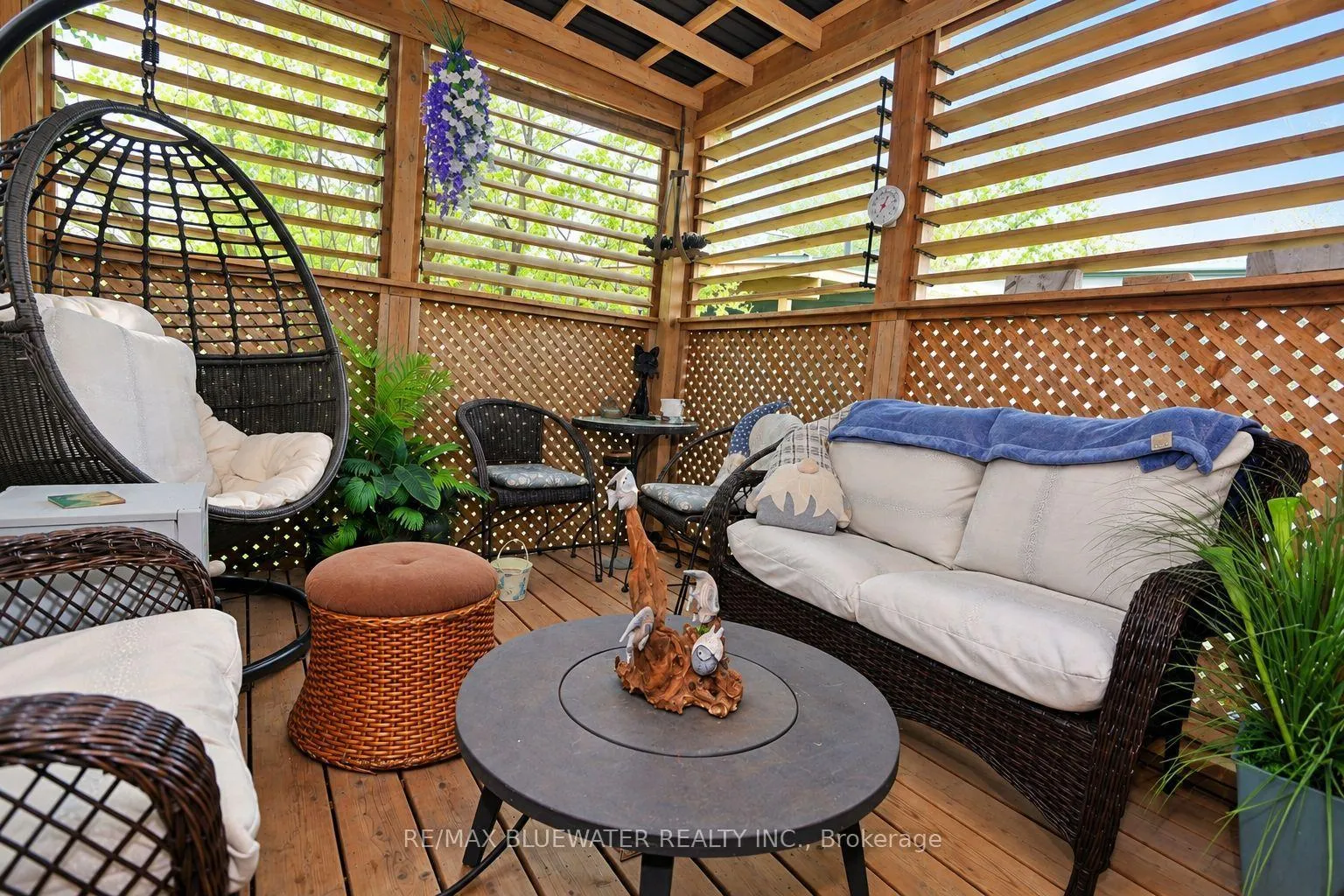 Photo 15 of 35 Pebble Beach Parkway, South Huron, Stephen — HOMEH