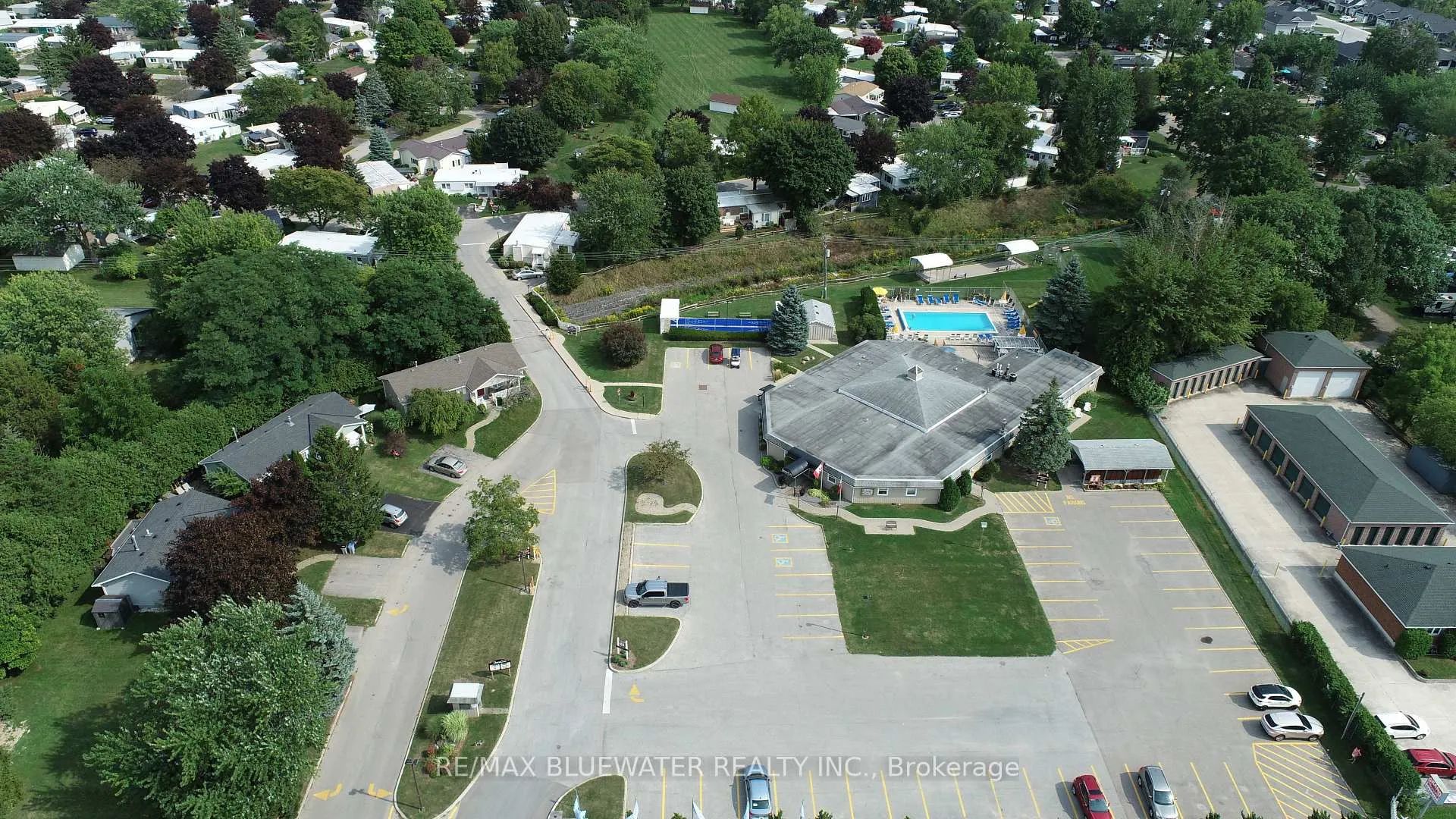 Photo 22 of 35 Pebble Beach Parkway, South Huron, Stephen — HOMEH
