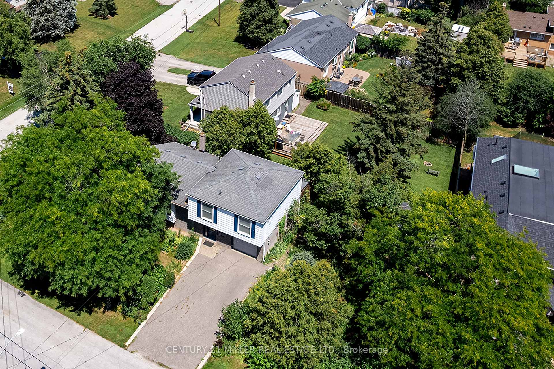 Photo 2 of 557 Trafford Crescent, Oakville, West — HOMEH