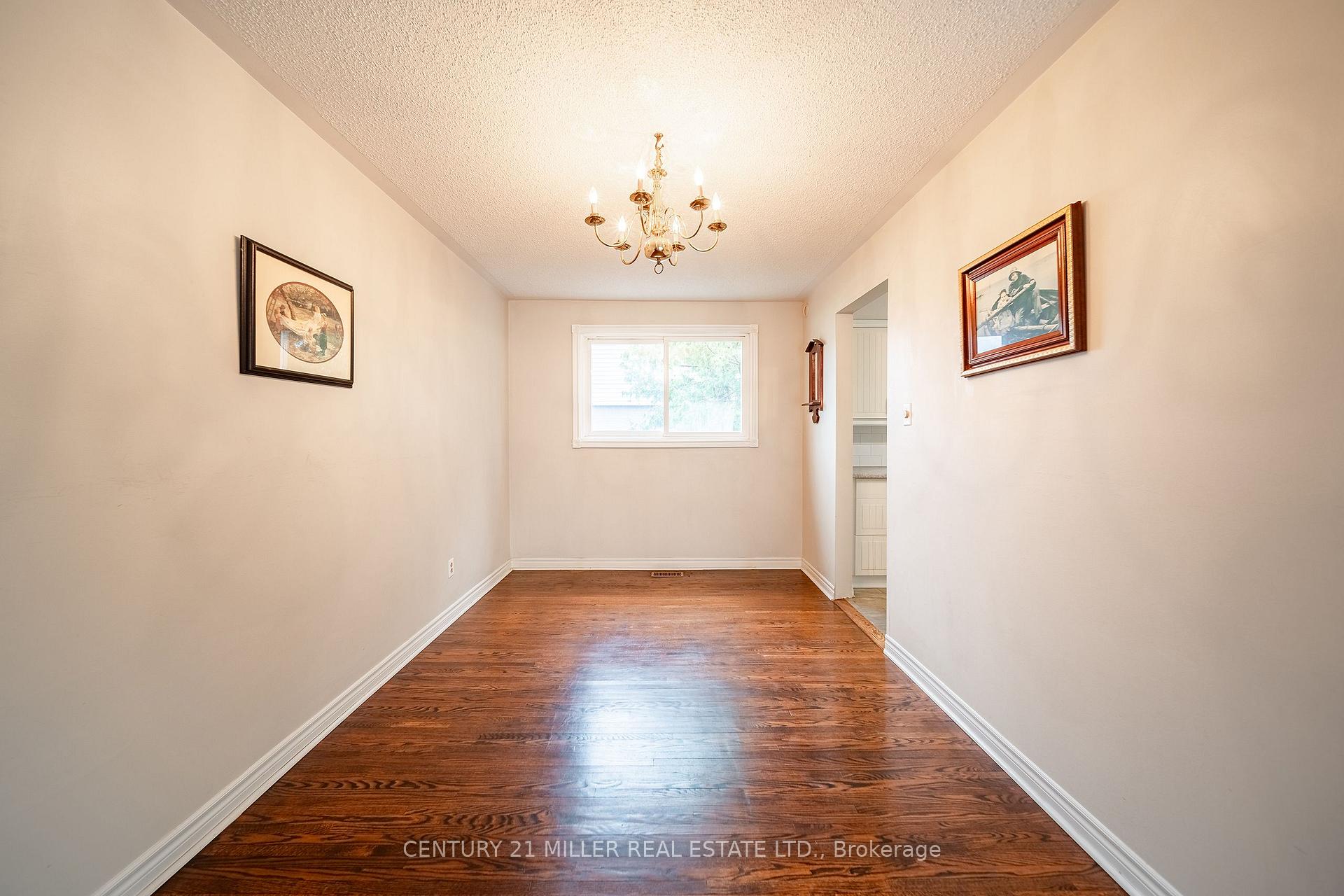 Photo 7 of 557 Trafford Crescent, Oakville, West — HOMEH