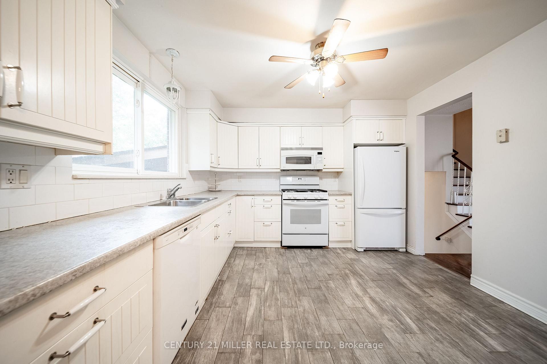 Photo 9 of 557 Trafford Crescent, Oakville, West — HOMEH