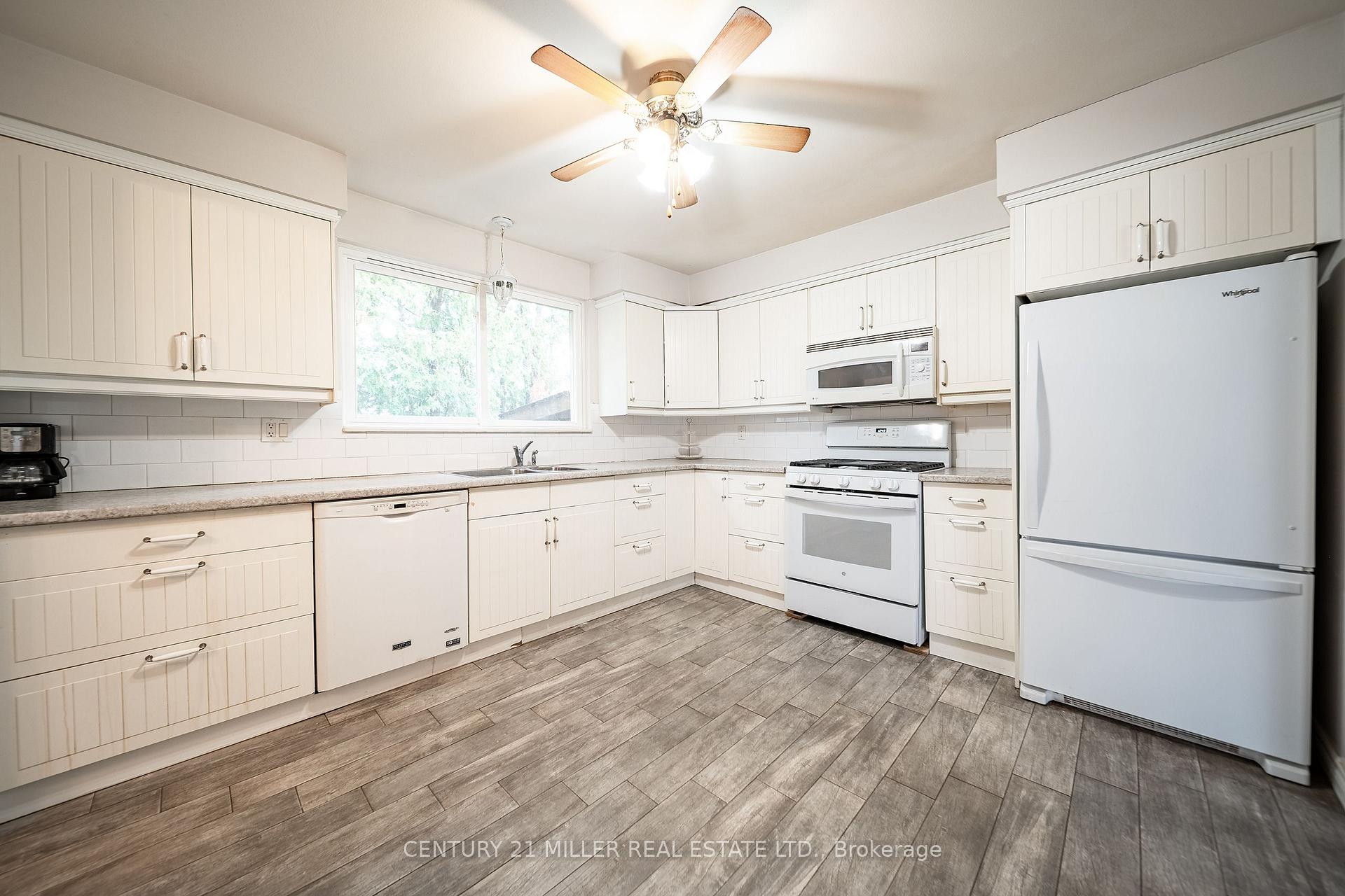 Photo 10 of 557 Trafford Crescent, Oakville, West — HOMEH