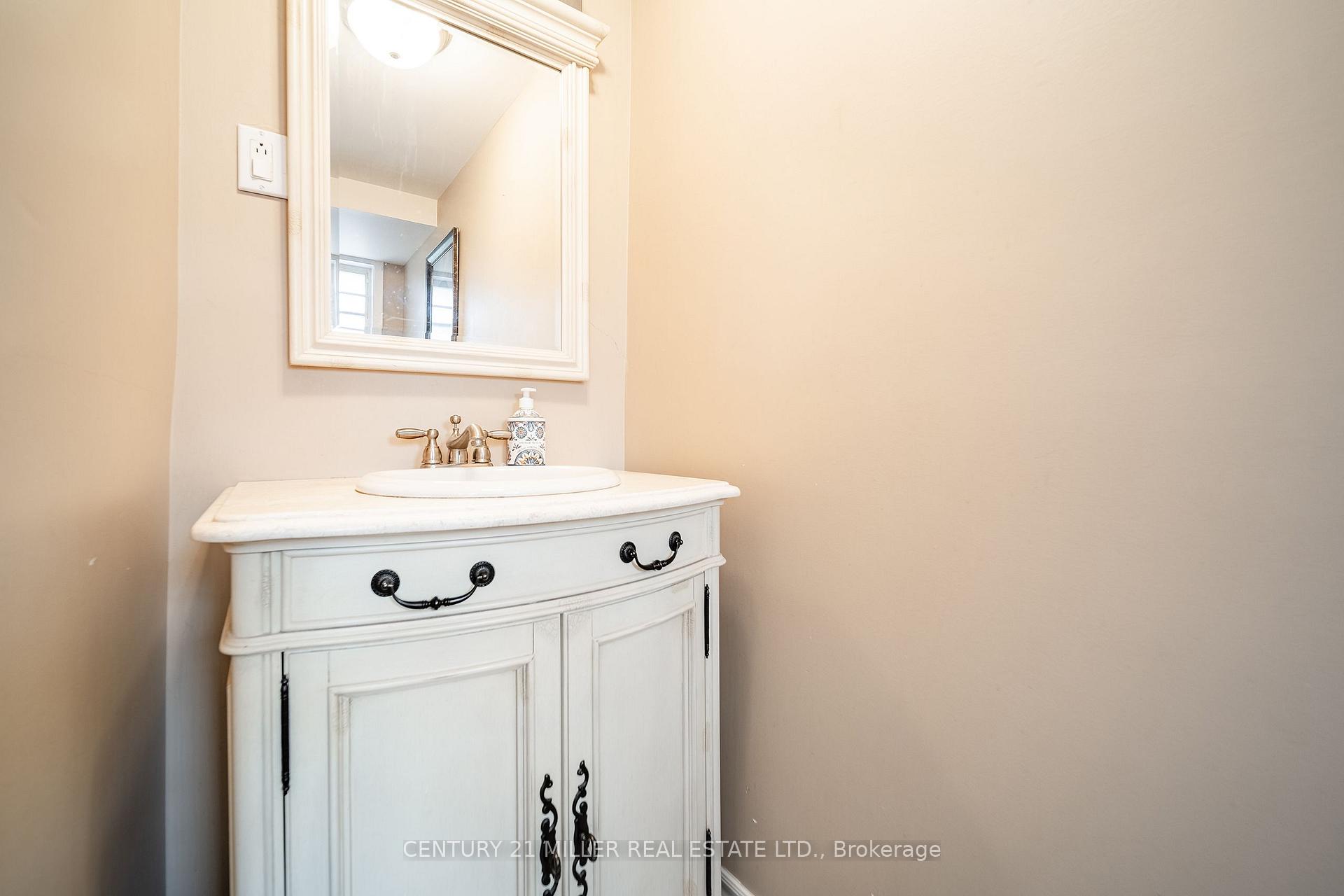 Photo 13 of 557 Trafford Crescent, Oakville, West — HOMEH