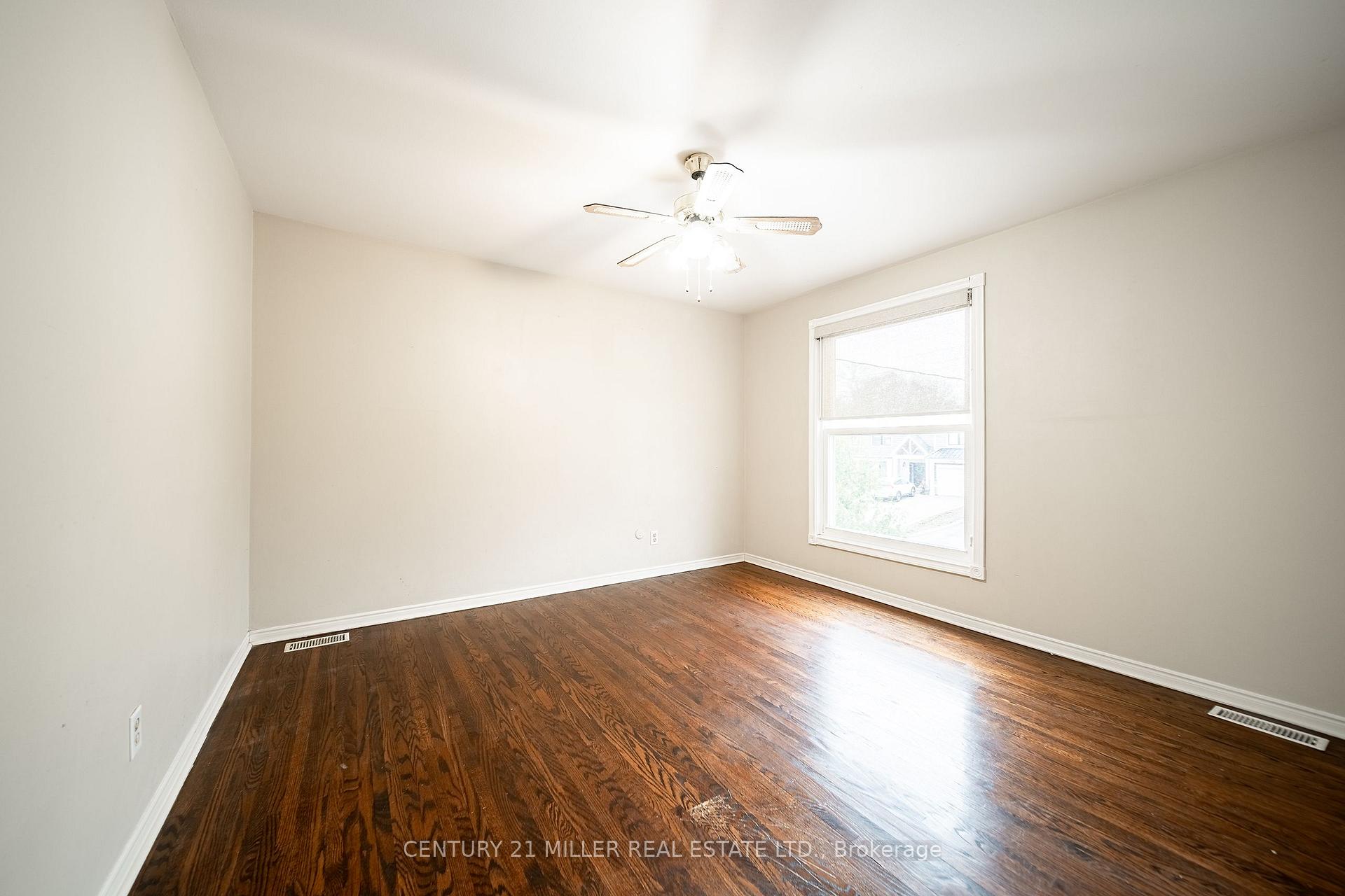 Photo 14 of 557 Trafford Crescent, Oakville, West — HOMEH