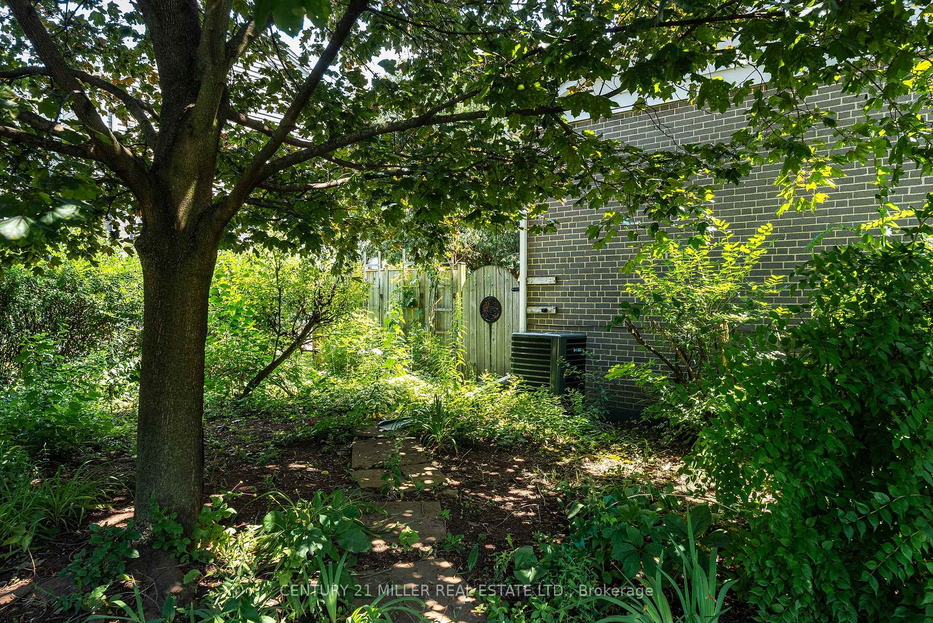 Photo 22 of 557 Trafford Crescent, Oakville, West — HOMEH