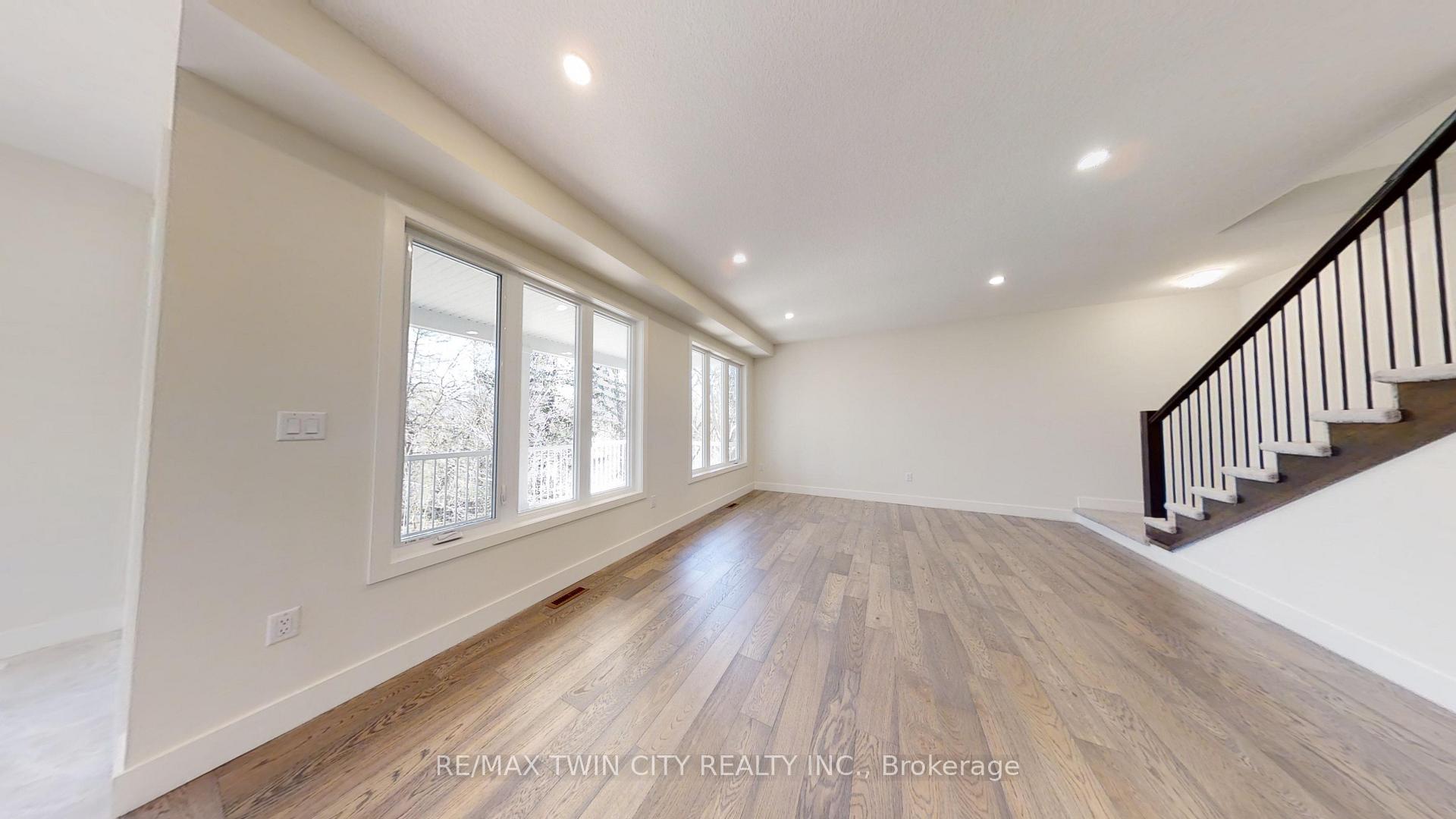 Photo 8 of 108 Christopher Court, London, South J — HOMEH