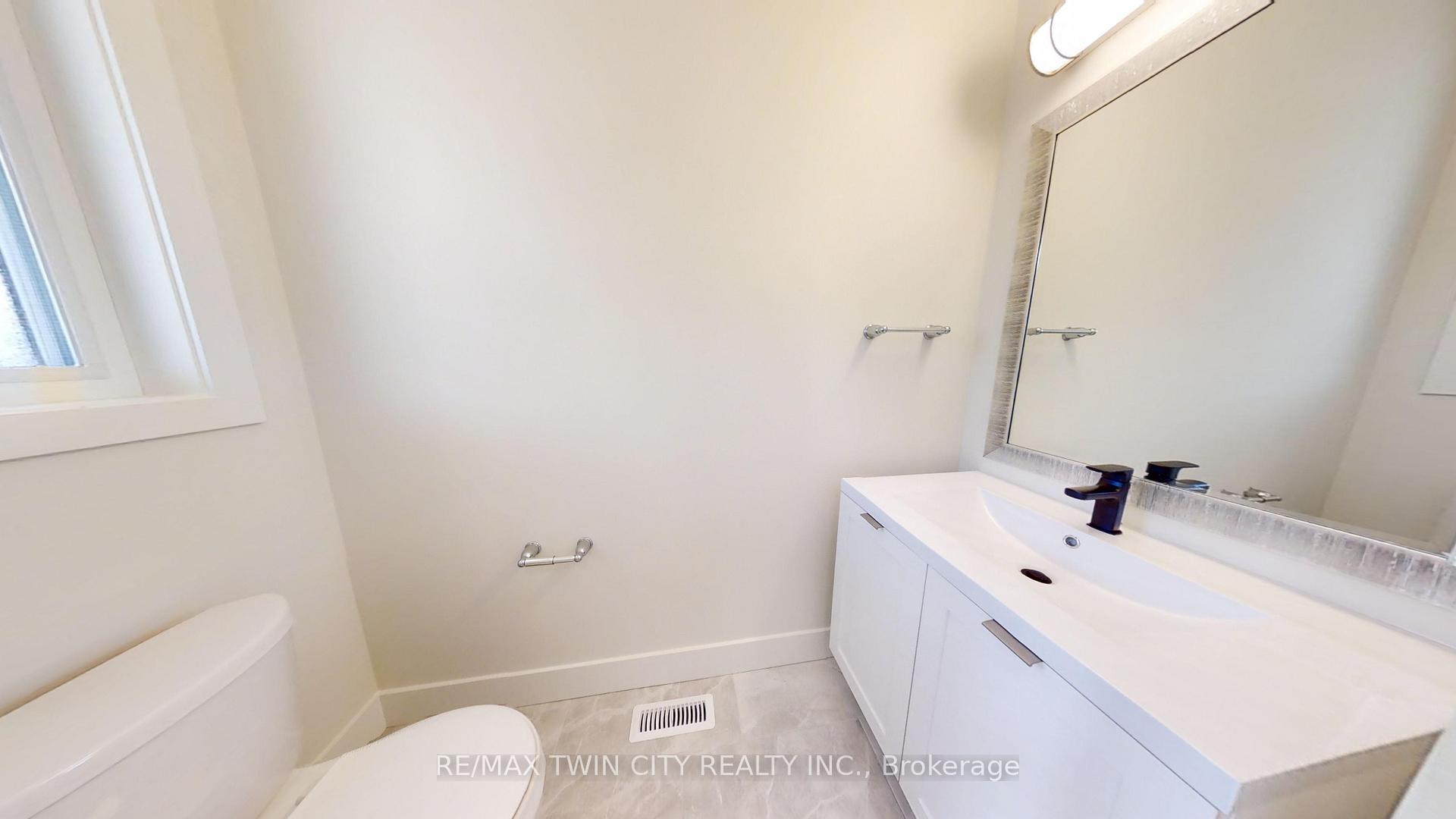 Photo 9 of 108 Christopher Court, London, South J — HOMEH