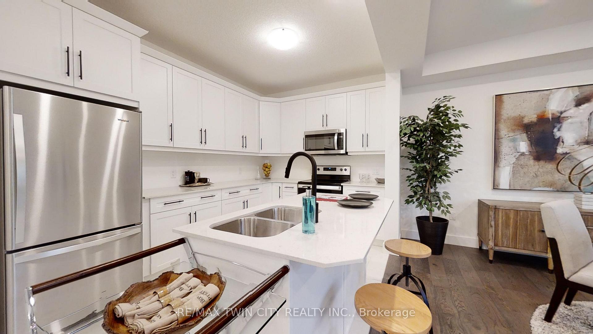 Photo 3 of 42 Julie Crescent, London, South J — HOMEH