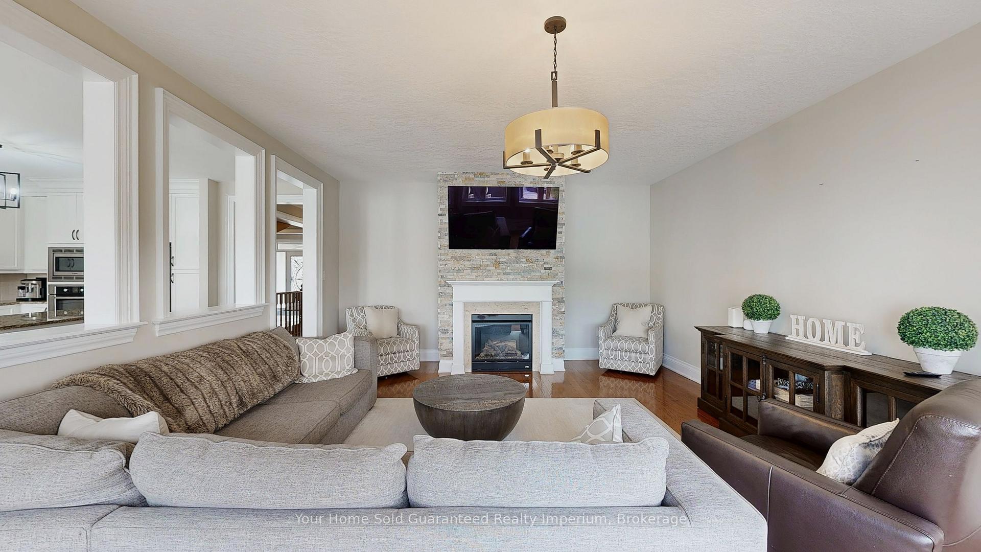 Photo 9 of 24 Wyndance Way, Uxbridge — HOMEH