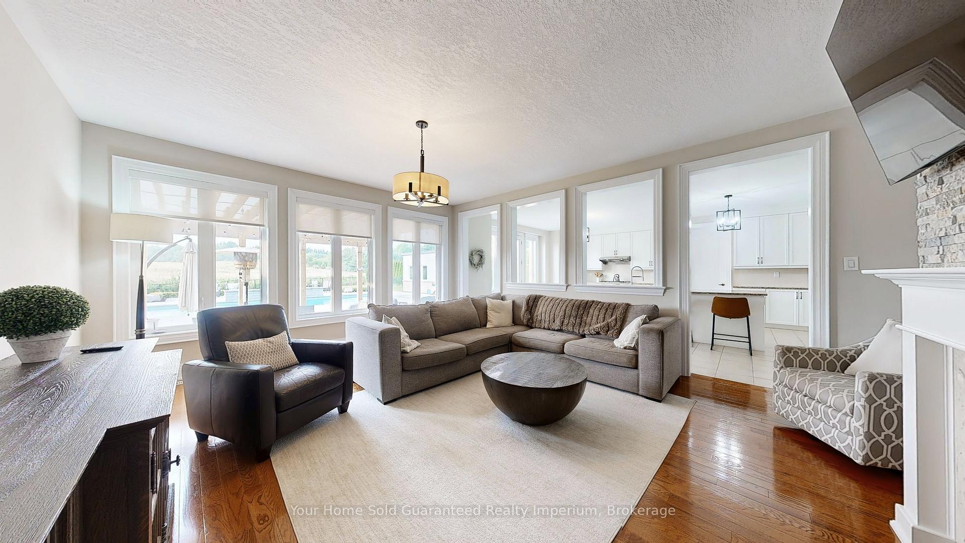 Photo 10 of 24 Wyndance Way, Uxbridge — HOMEH