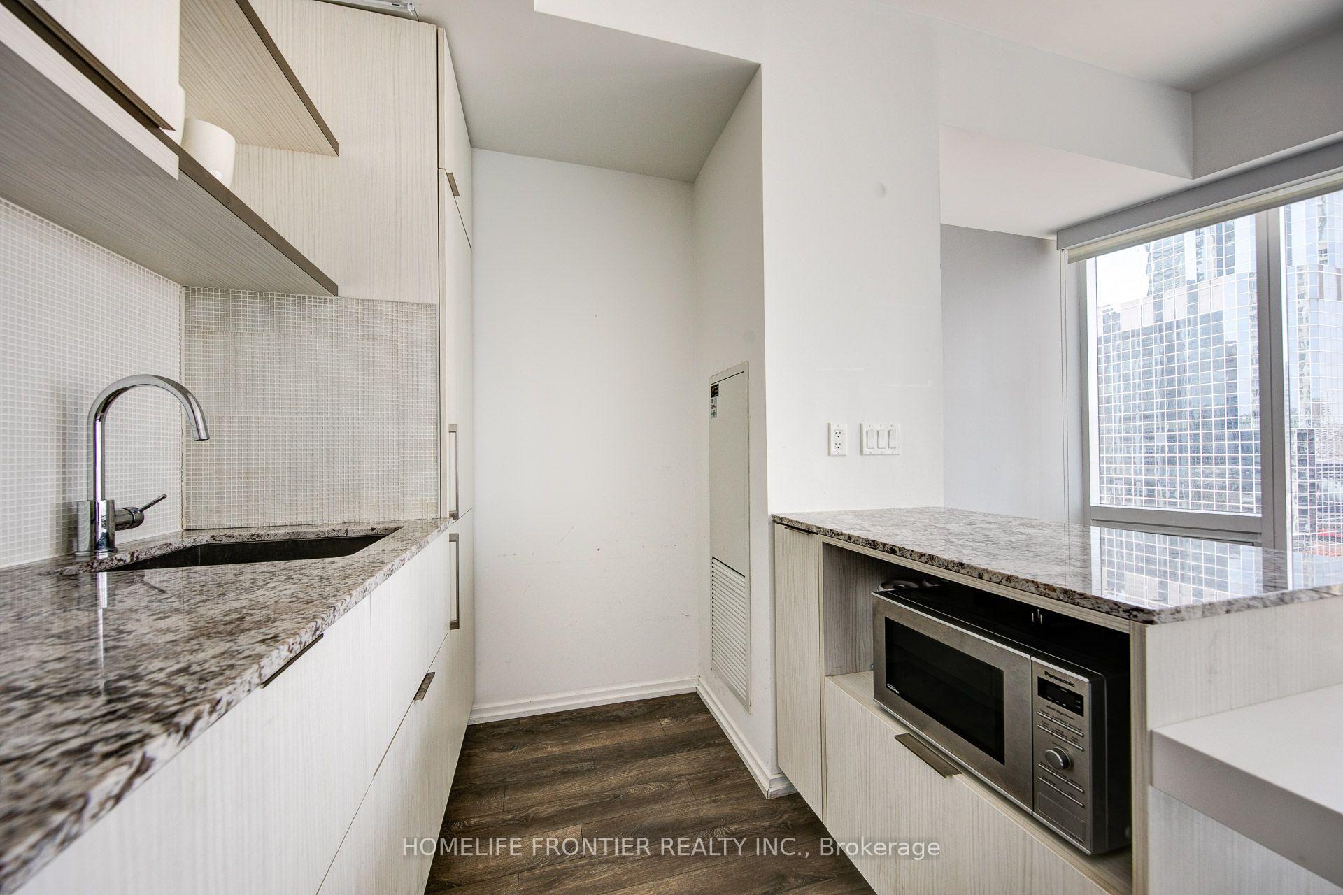 Photo 5 of Unit 1513, 197 Yonge Street, Toronto, Church-Yonge Corridor — HOMEH