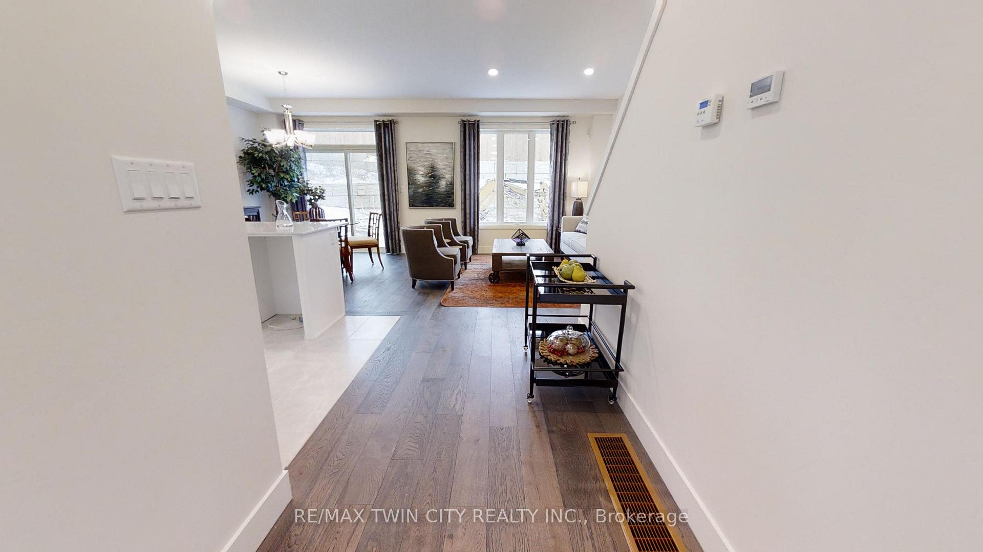 Photo 4 of 163 Julie Crescent, London, South J — HOMEH