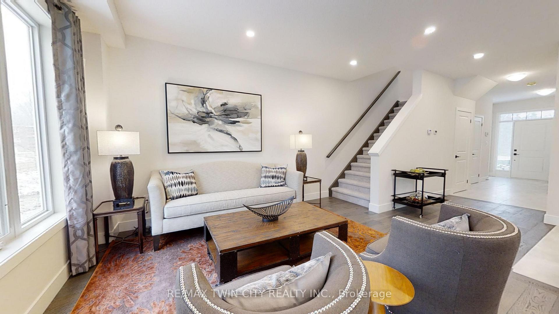 Photo 12 of 163 Julie Crescent, London, South J — HOMEH