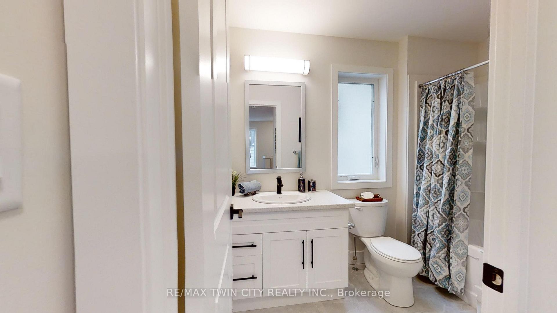 Photo 16 of 163 Julie Crescent, London, South J — HOMEH
