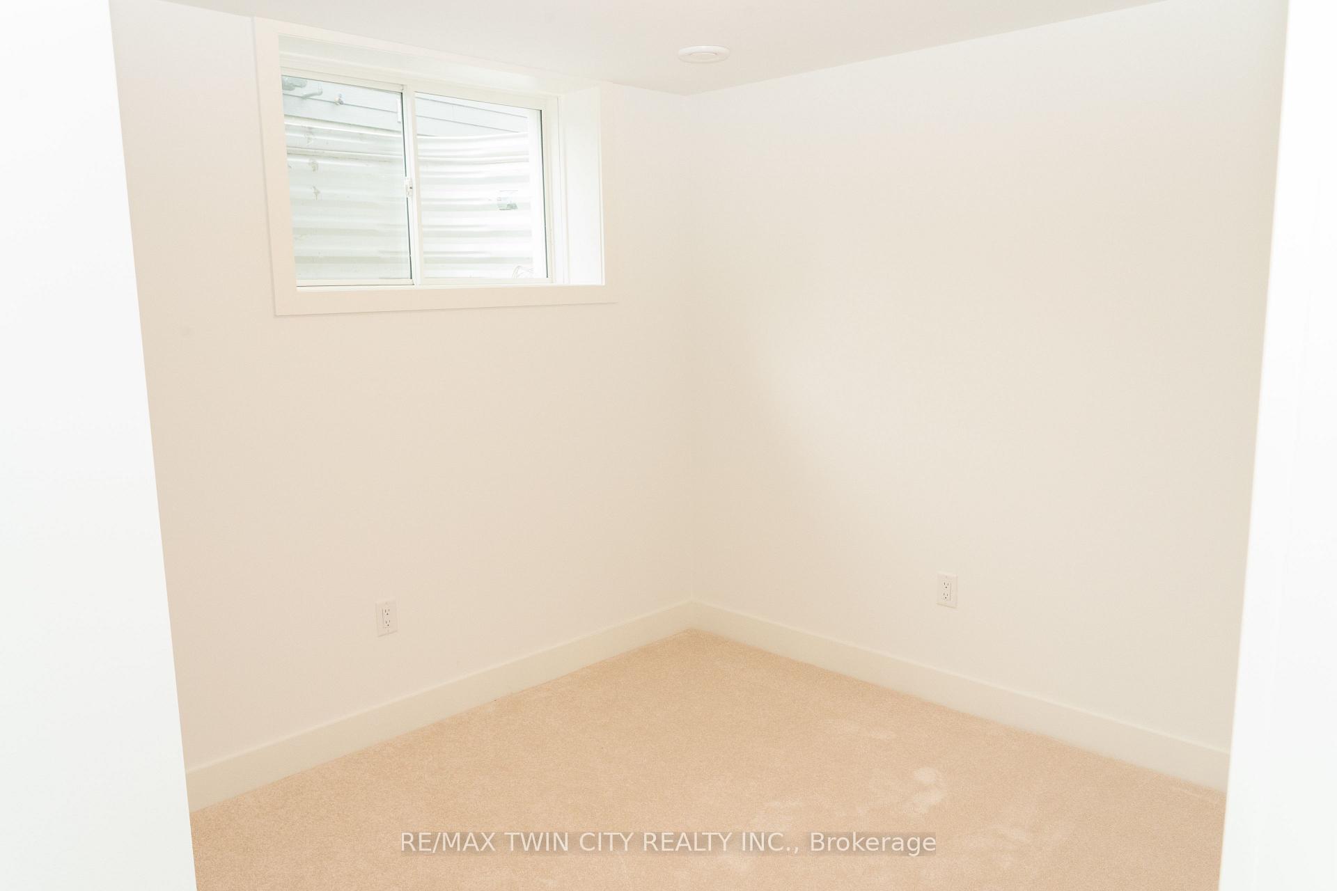 Photo 18 of 163 Julie Crescent, London, South J — HOMEH