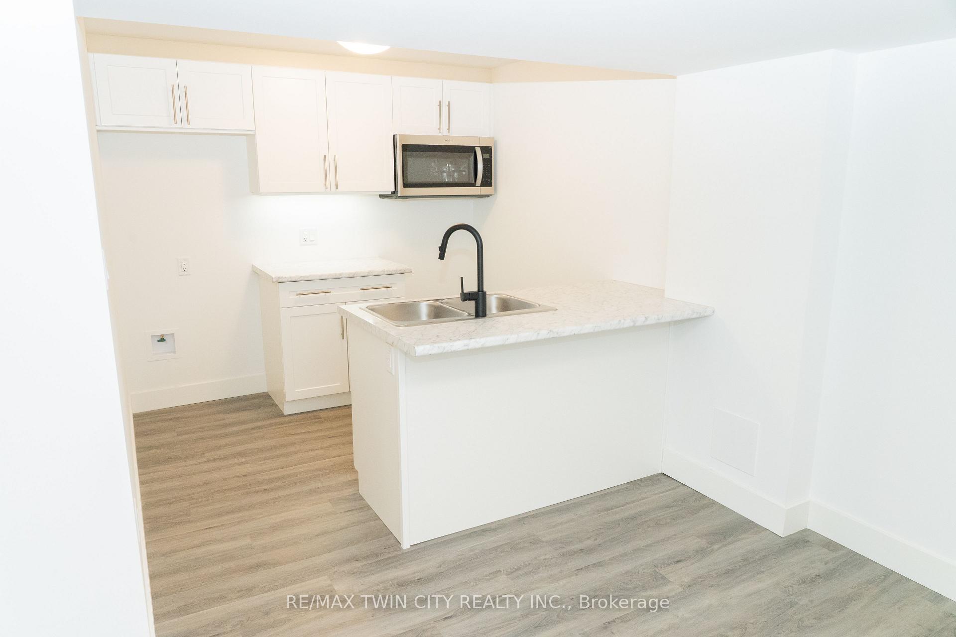 Photo 21 of 163 Julie Crescent, London, South J — HOMEH