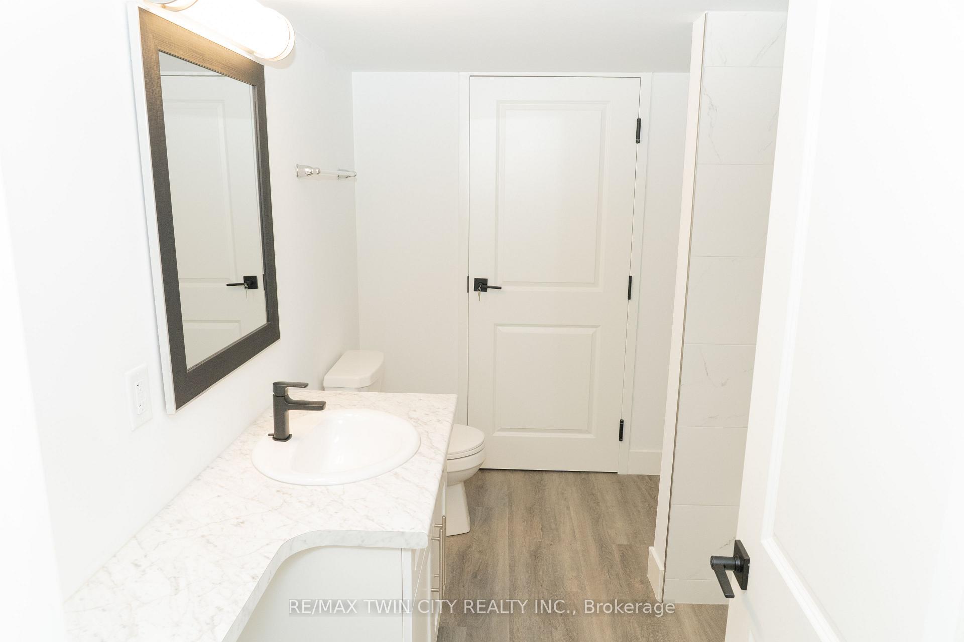 Photo 22 of 163 Julie Crescent, London, South J — HOMEH