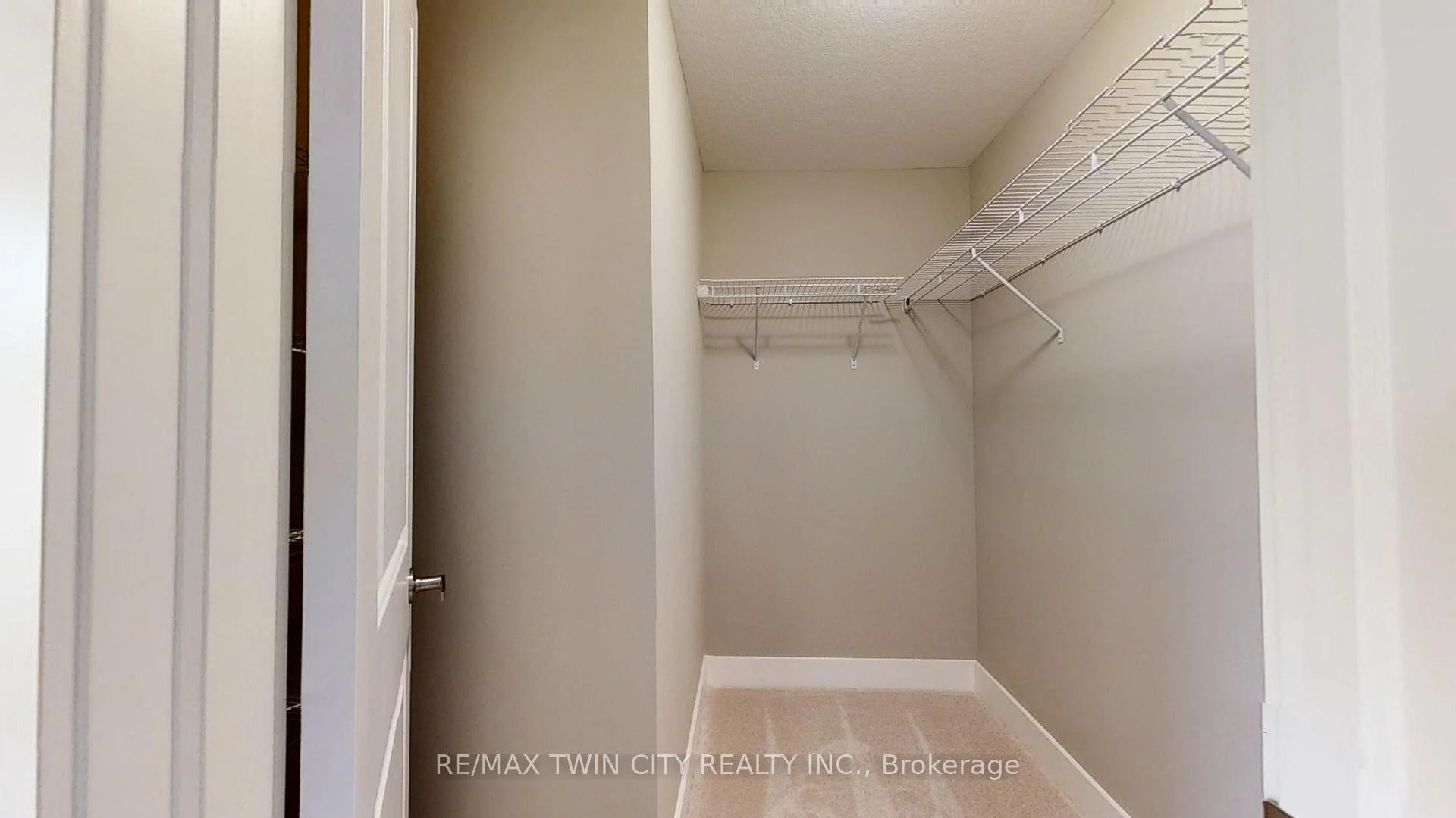 Photo 13 of 1707 Fairfield Road, London, South U — HOMEH