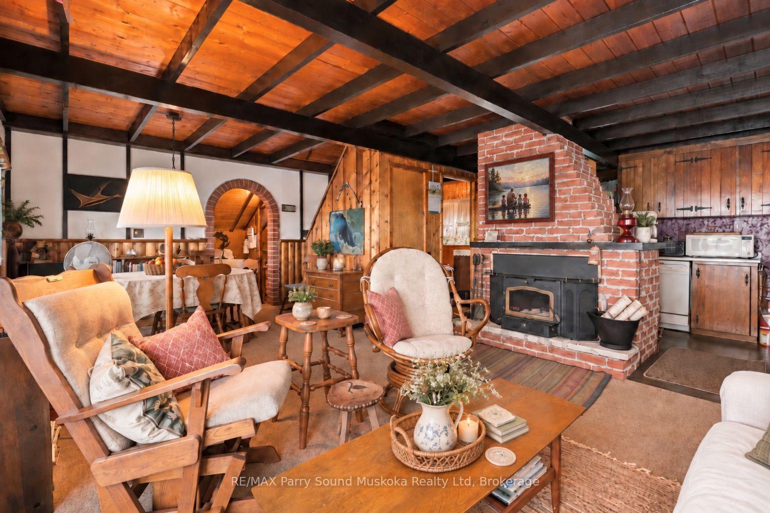 Photo 10 of 334 Healey Lake Way, The Archipelago, Archipelago South — HOMEH