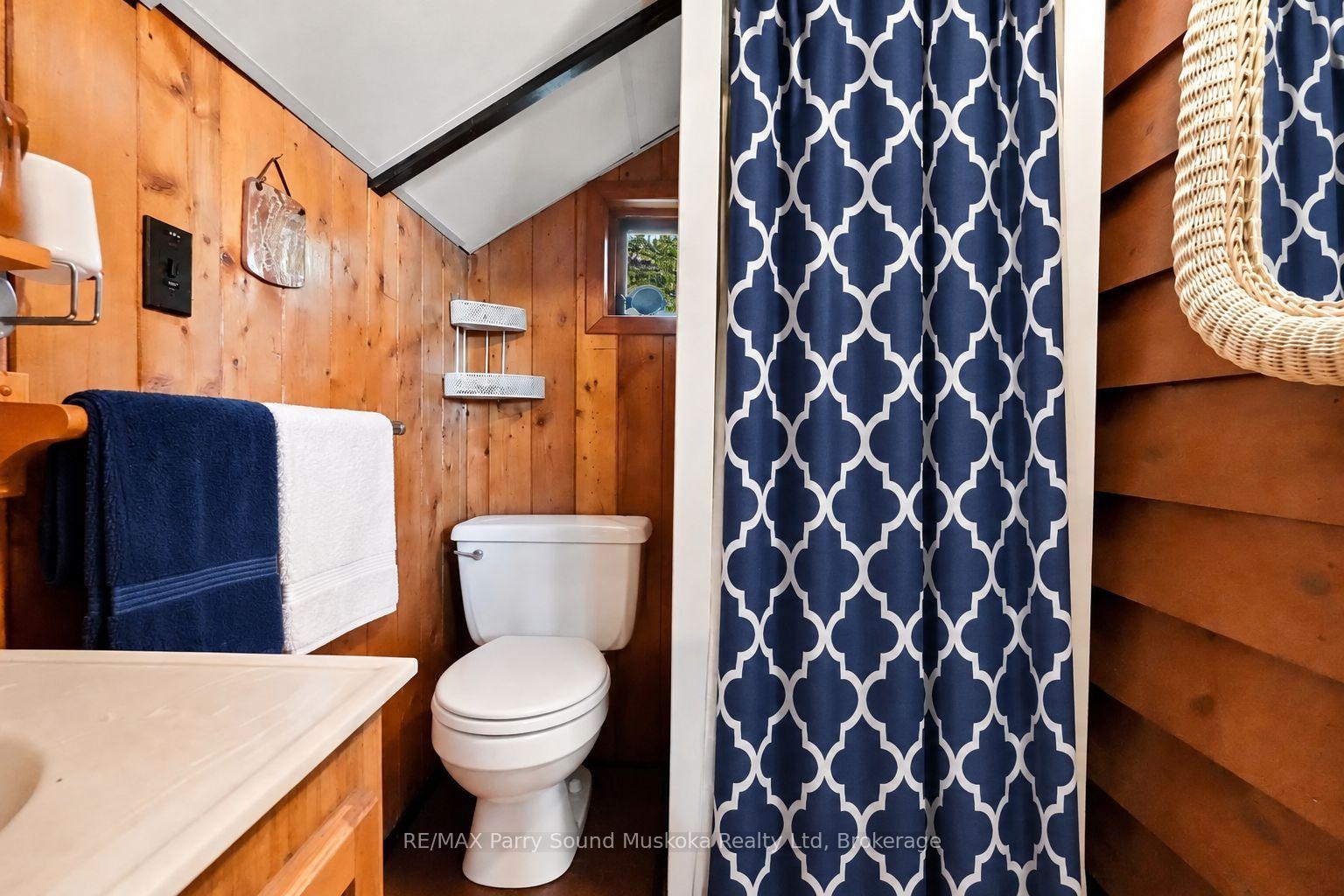 Photo 15 of 334 Healey Lake Way, The Archipelago, Archipelago South — HOMEH