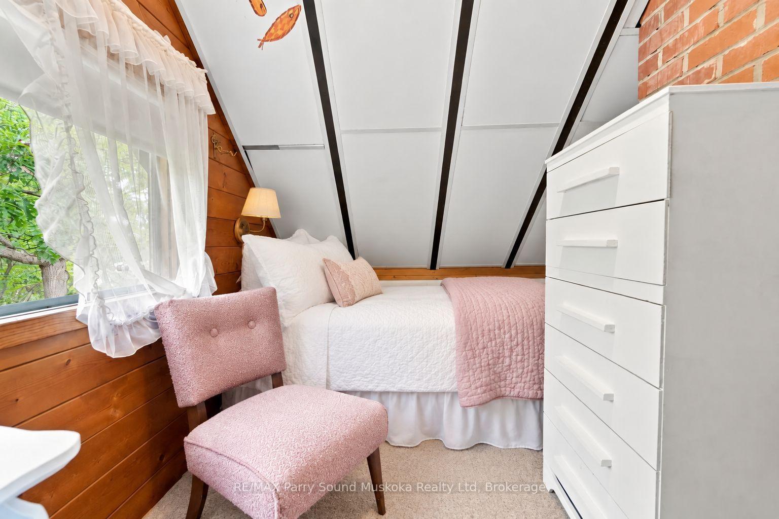 Photo 18 of 334 Healey Lake Way, The Archipelago, Archipelago South — HOMEH