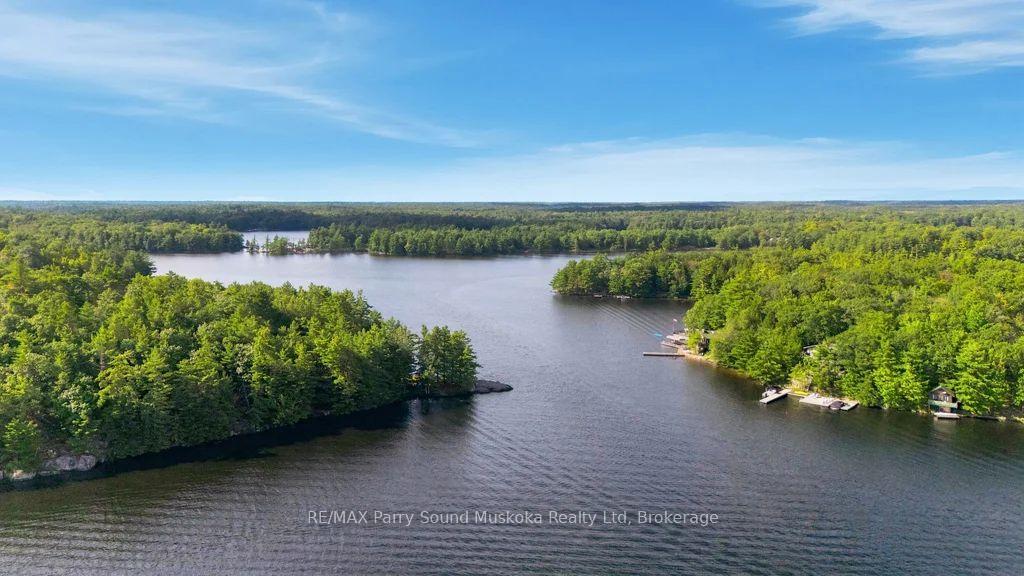 Photo 34 of 334 Healey Lake Way, The Archipelago, Archipelago South — HOMEH