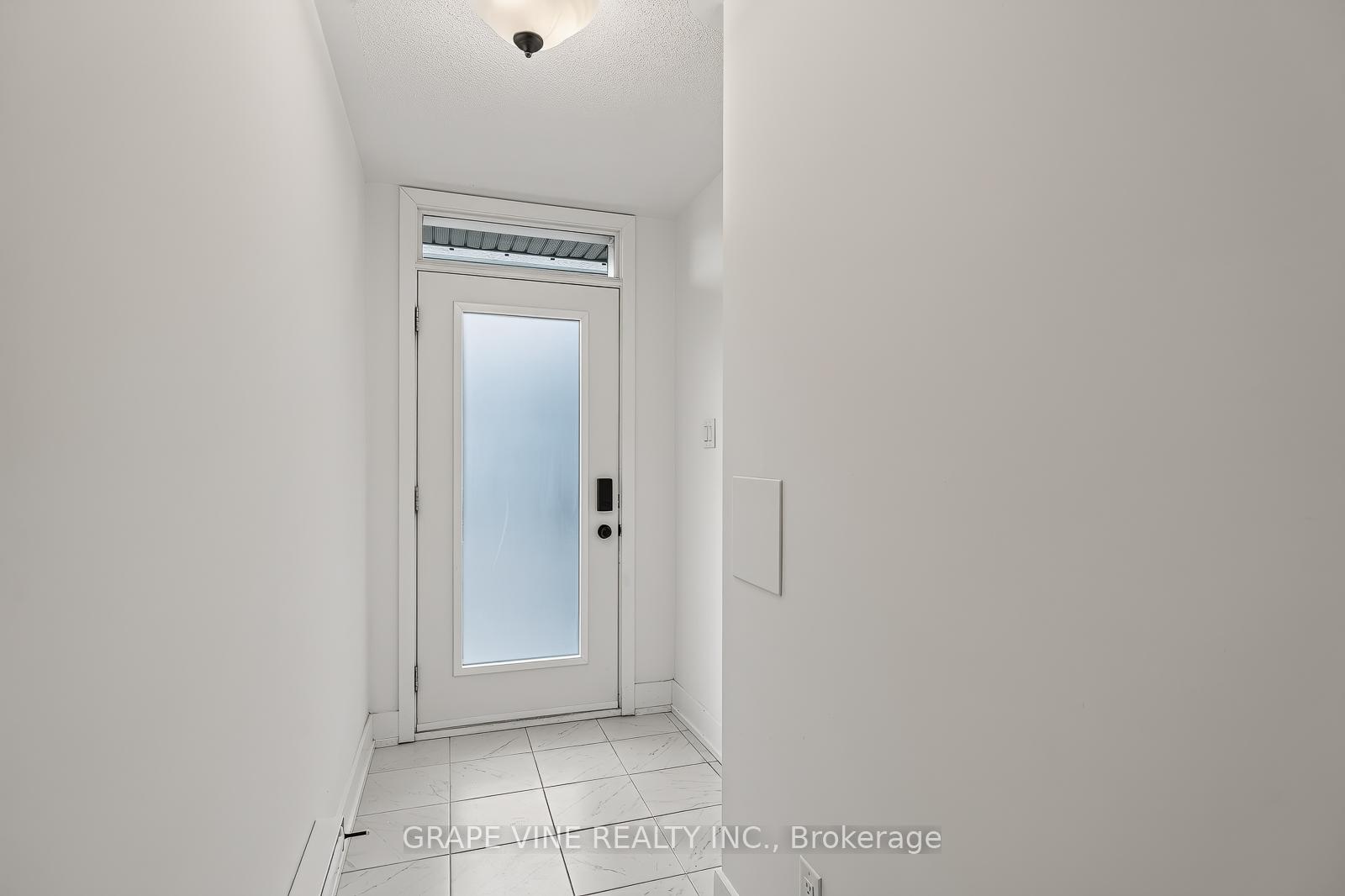 Photo 4 of Unit 216, 581 Takamose Private, Ottawa, CFB Rockcliffe and Area — HOMEH