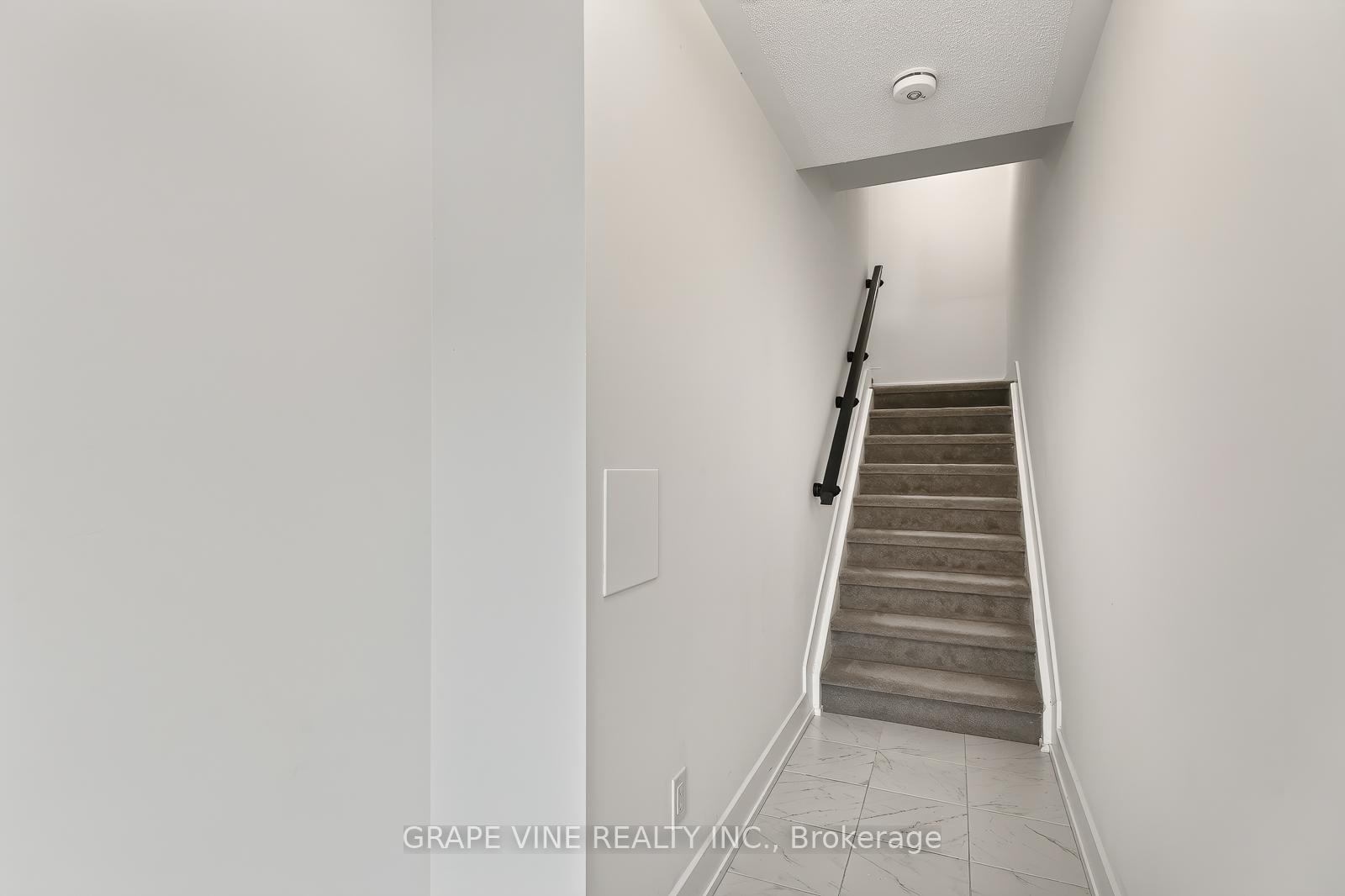 Photo 5 of Unit 216, 581 Takamose Private, Ottawa, CFB Rockcliffe and Area — HOMEH