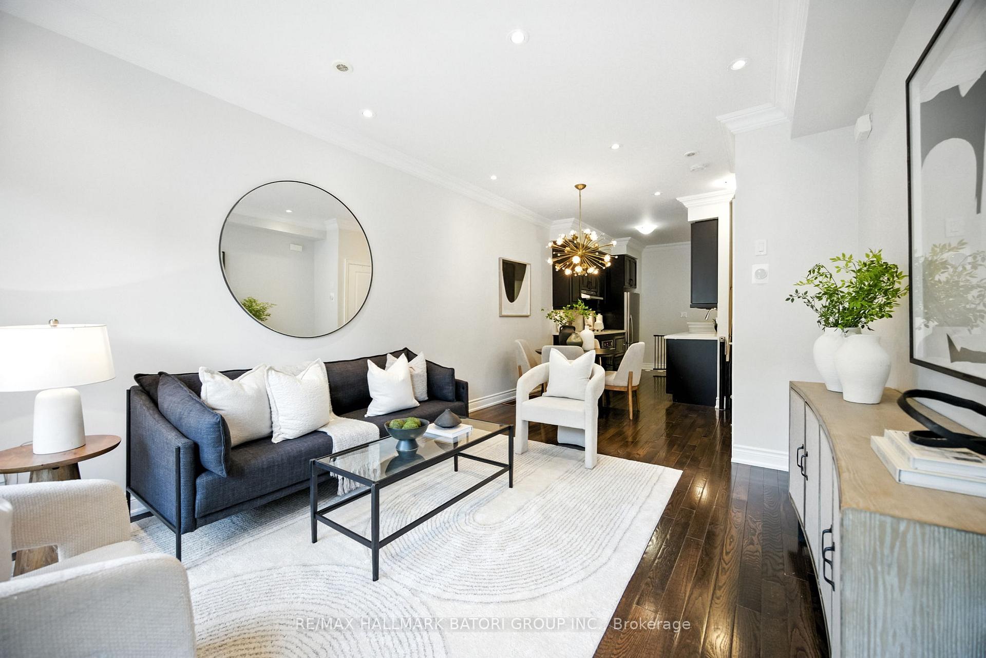 Photo 2 of 2110 Bayview Avenue, North York, Bridle Path-Sunnybrook-York Mills — HOMEH