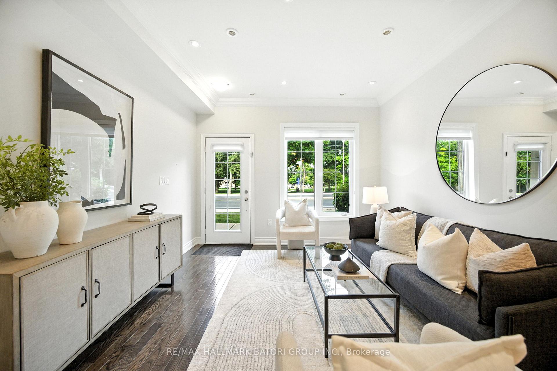 Photo 3 of 2110 Bayview Avenue, North York, Bridle Path-Sunnybrook-York Mills — HOMEH