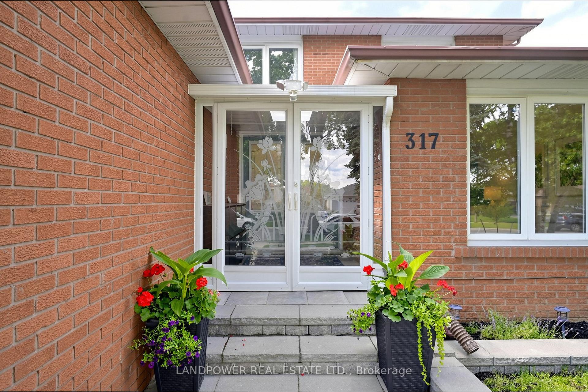 Photo 4 of 317 Paisley Boulevard W, Mississauga, Cooksville — HOMEH