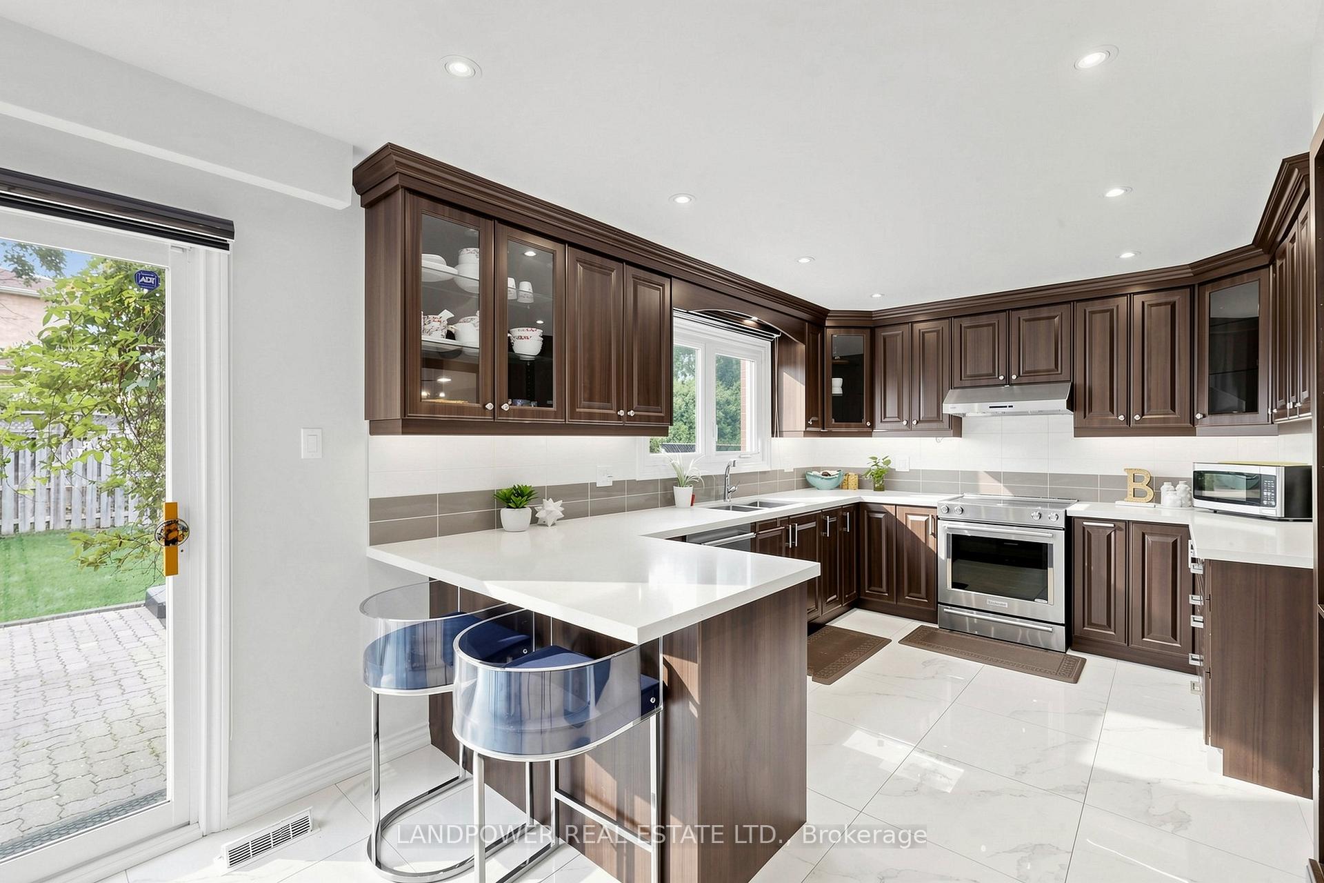 Photo 17 of 317 Paisley Boulevard W, Mississauga, Cooksville — HOMEH