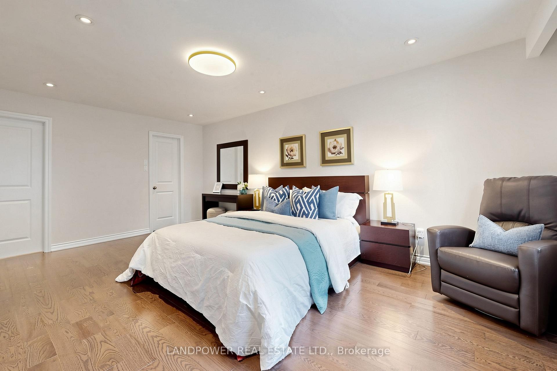 Photo 28 of 317 Paisley Boulevard W, Mississauga, Cooksville — HOMEH