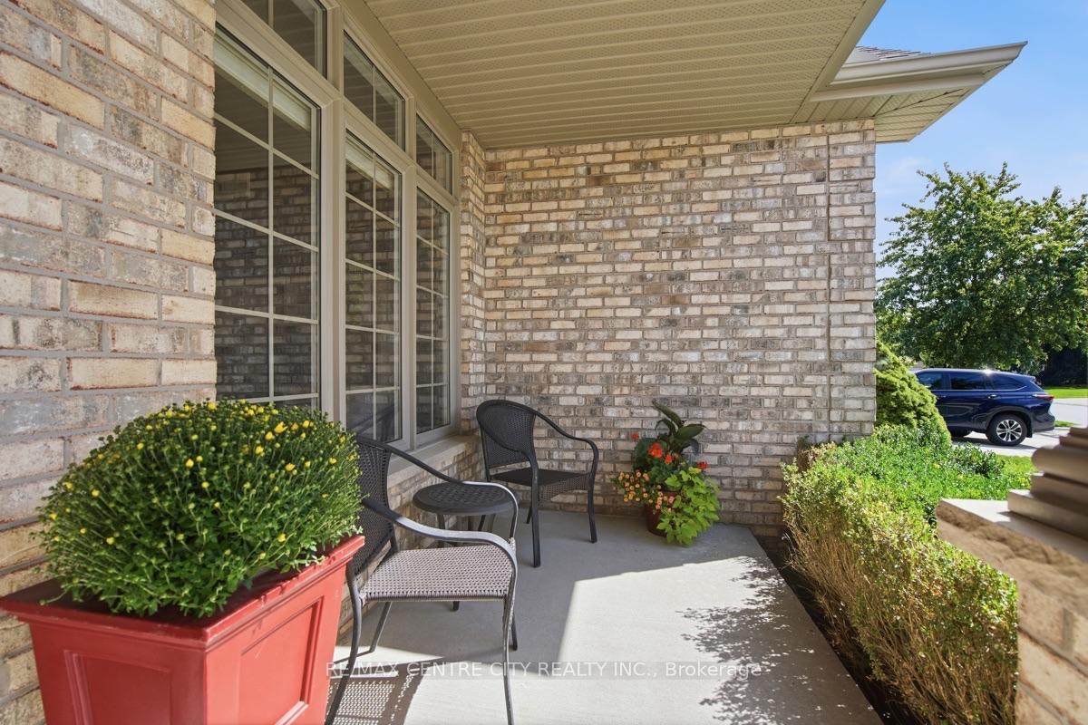 Photo 4 of 68 Willow Ridge Road, Middlesex Centre, Ilderton — HOMEH