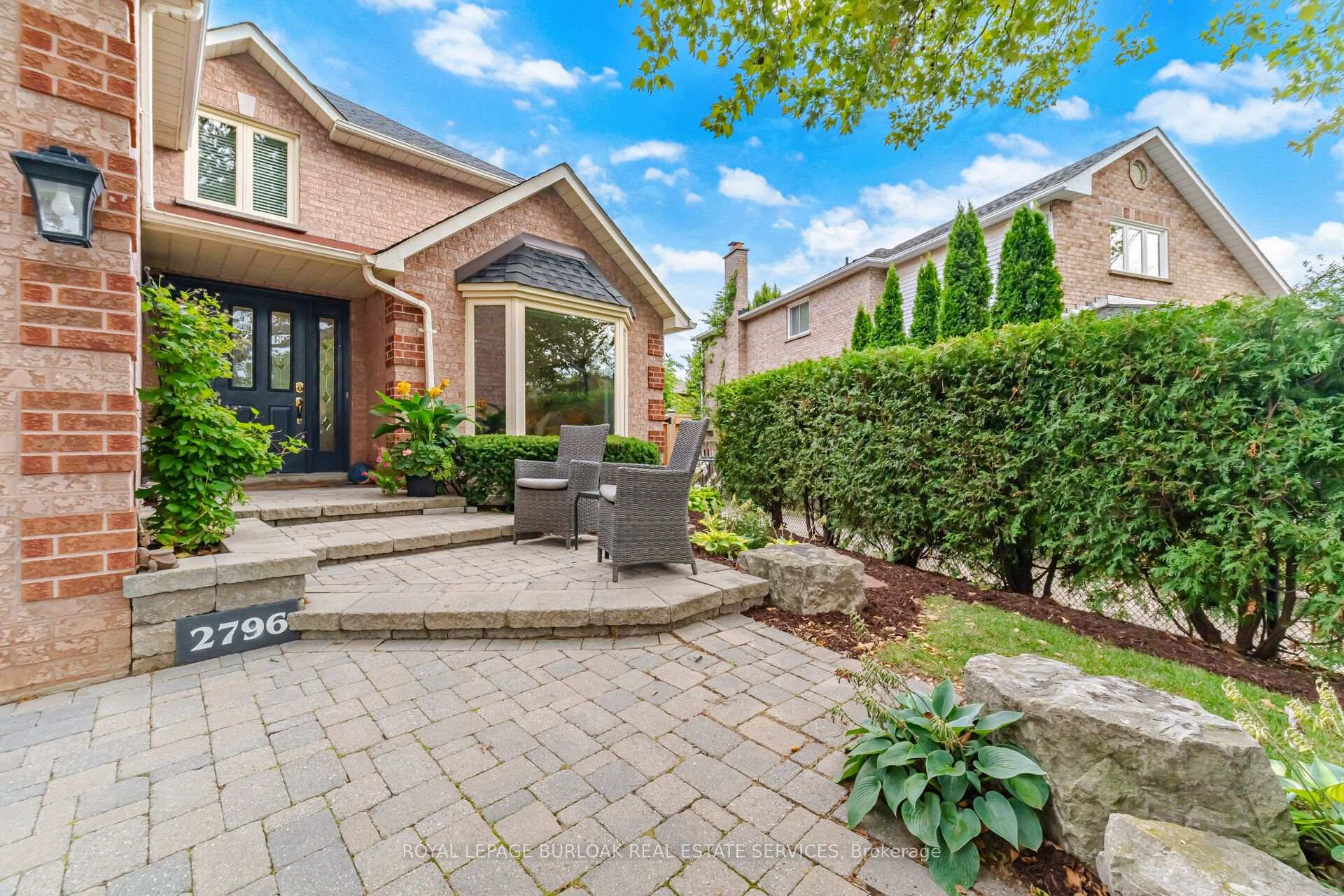 Photo 2 of 2796 Teak Crescent, Oakville, Clearview — HOMEH
