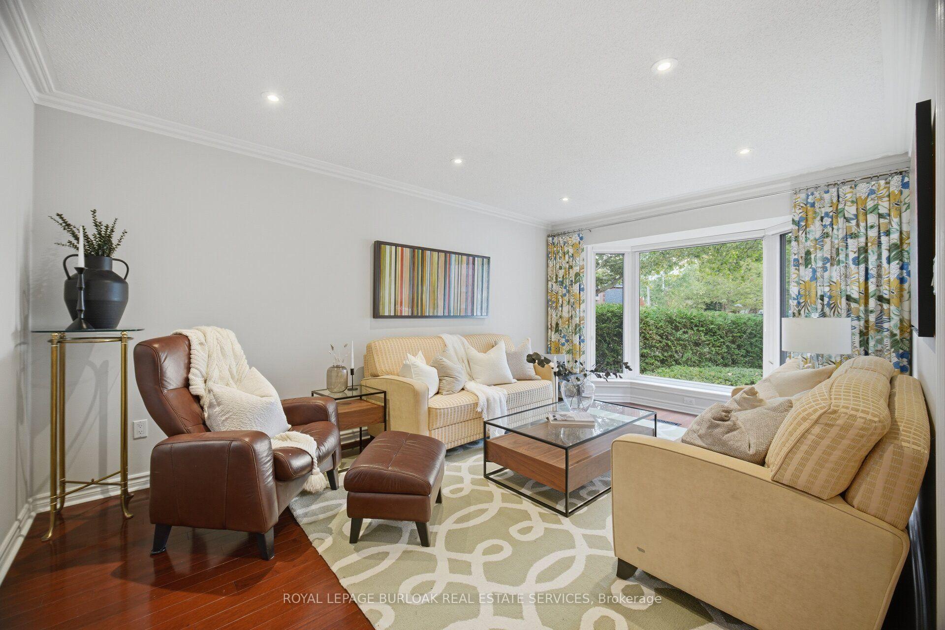Photo 6 of 2796 Teak Crescent, Oakville, Clearview — HOMEH