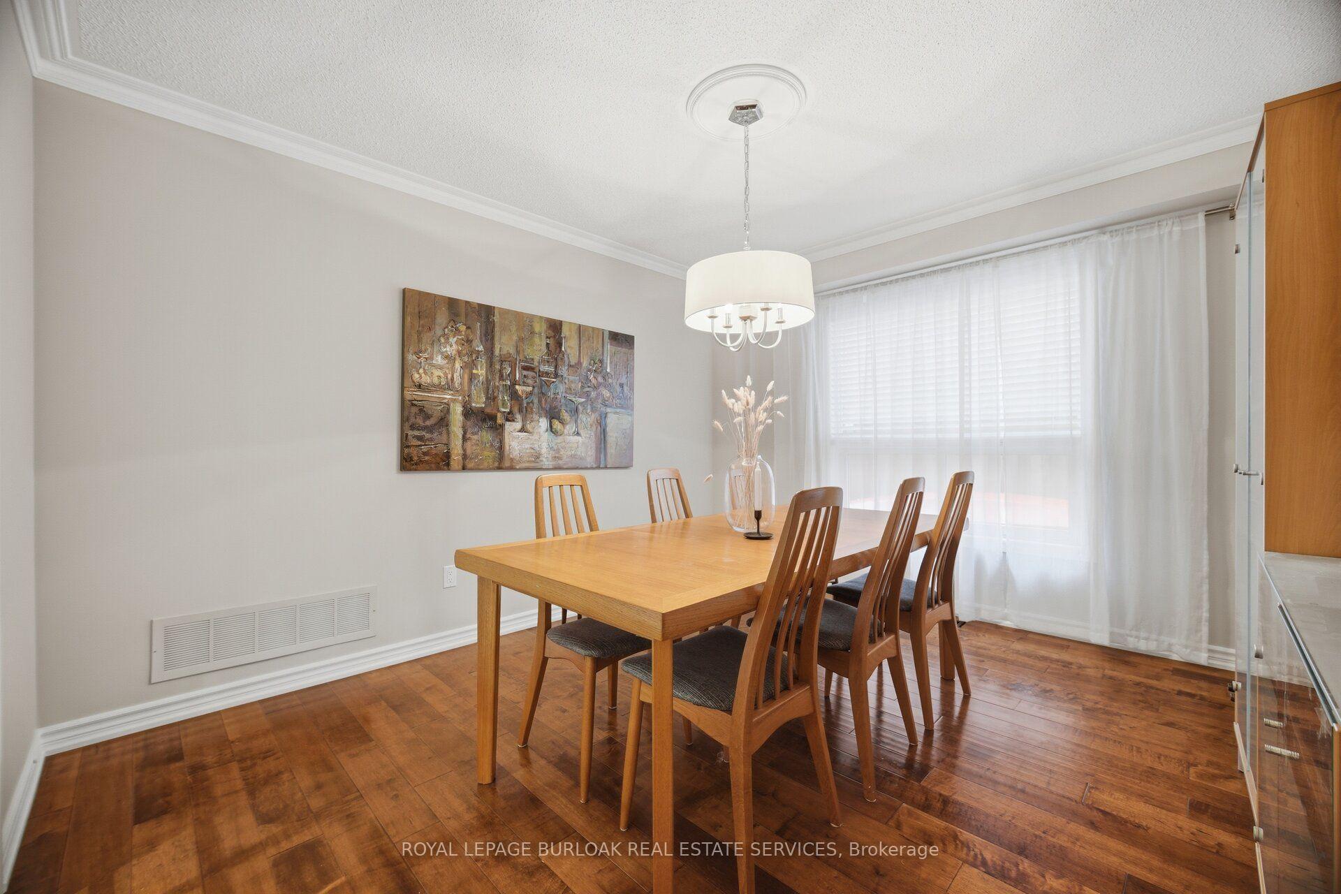 Photo 9 of 2796 Teak Crescent, Oakville, Clearview — HOMEH