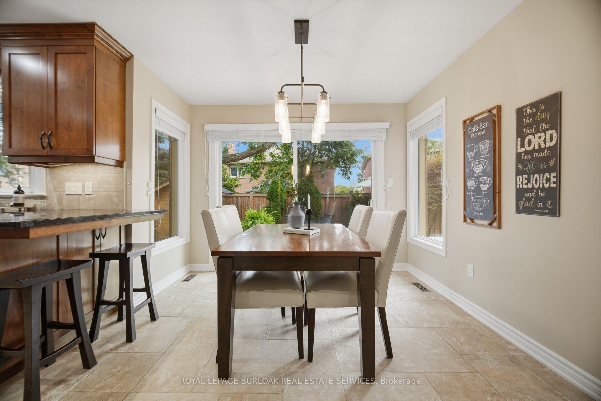Photo 12 of 2796 Teak Crescent, Oakville, Clearview — HOMEH