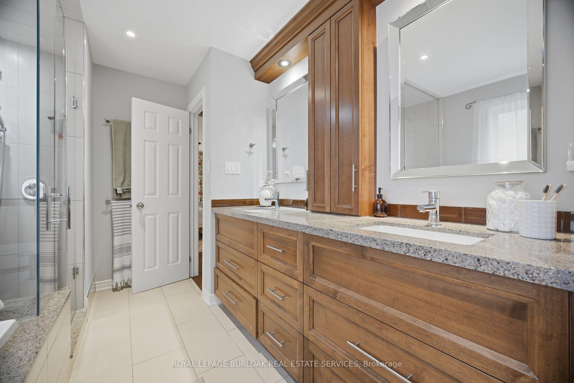 Photo 27 of 2796 Teak Crescent, Oakville, Clearview — HOMEH