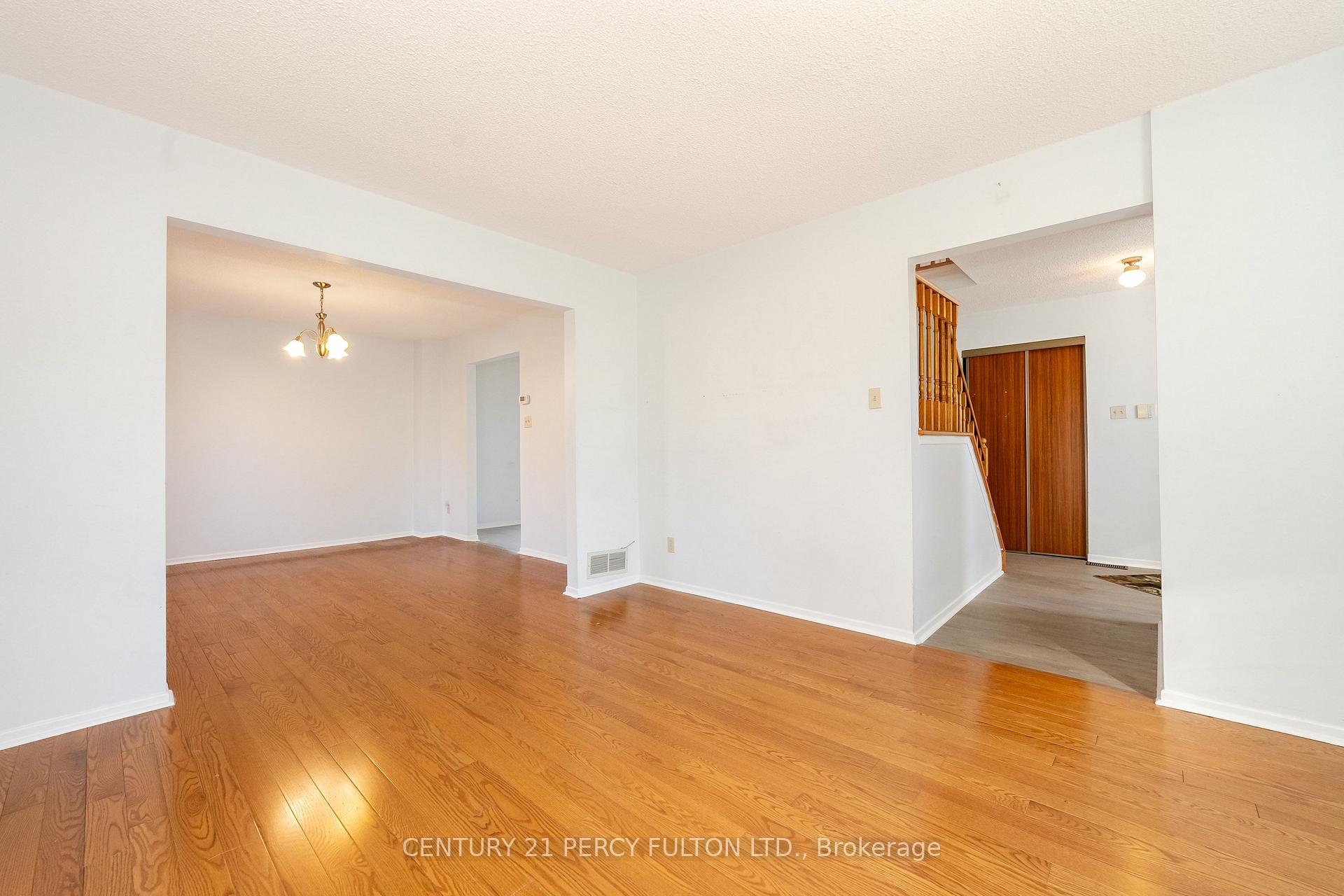 Photo 4 of 2 pennybrook Lane, Scarborough, Agincourt South-Malvern West — HOMEH