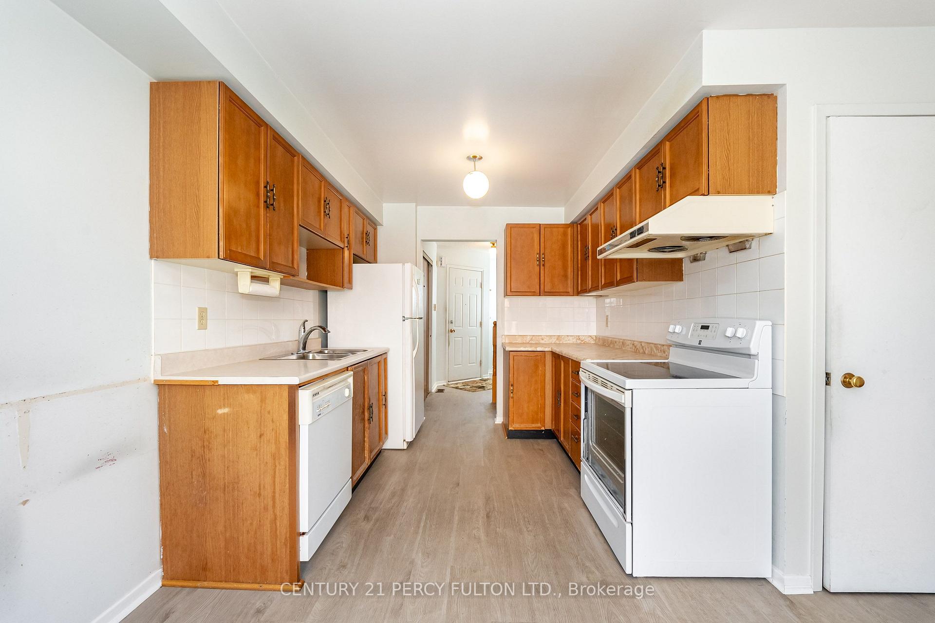 Photo 10 of 2 pennybrook Lane, Scarborough, Agincourt South-Malvern West — HOMEH