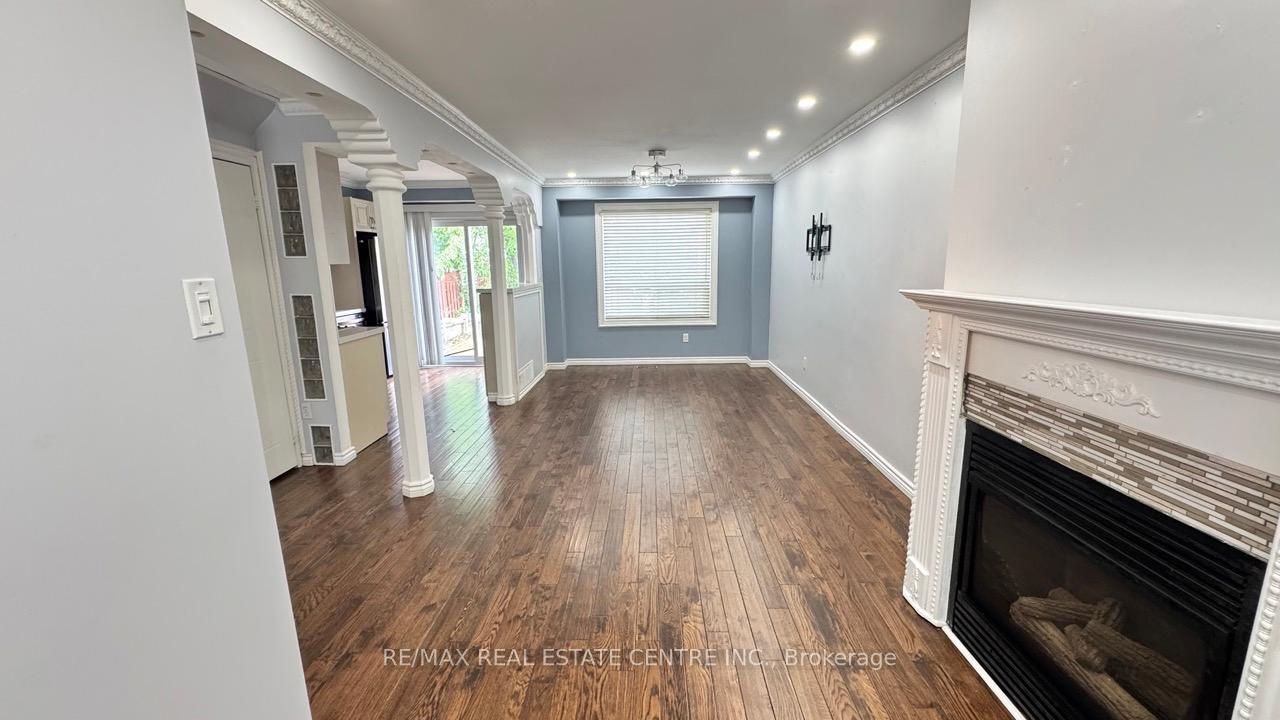 Photo 5 of 16 Nectarine Crescent, Brampton, Westgate — HOMEH