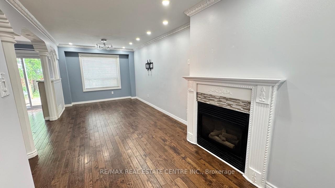 Photo 7 of 16 Nectarine Crescent, Brampton, Westgate — HOMEH