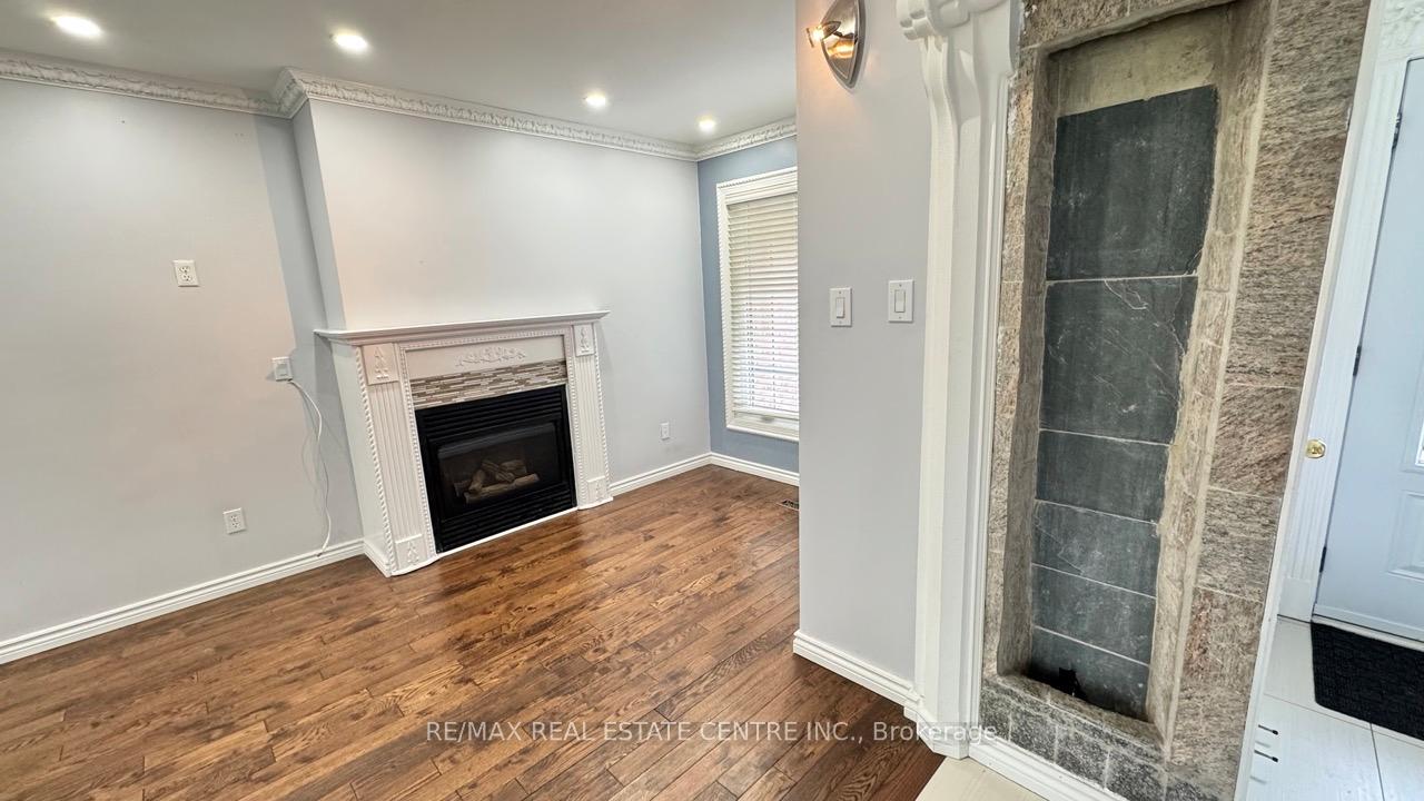 Photo 8 of 16 Nectarine Crescent, Brampton, Westgate — HOMEH