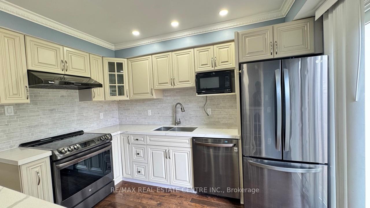 Photo 10 of 16 Nectarine Crescent, Brampton, Westgate — HOMEH